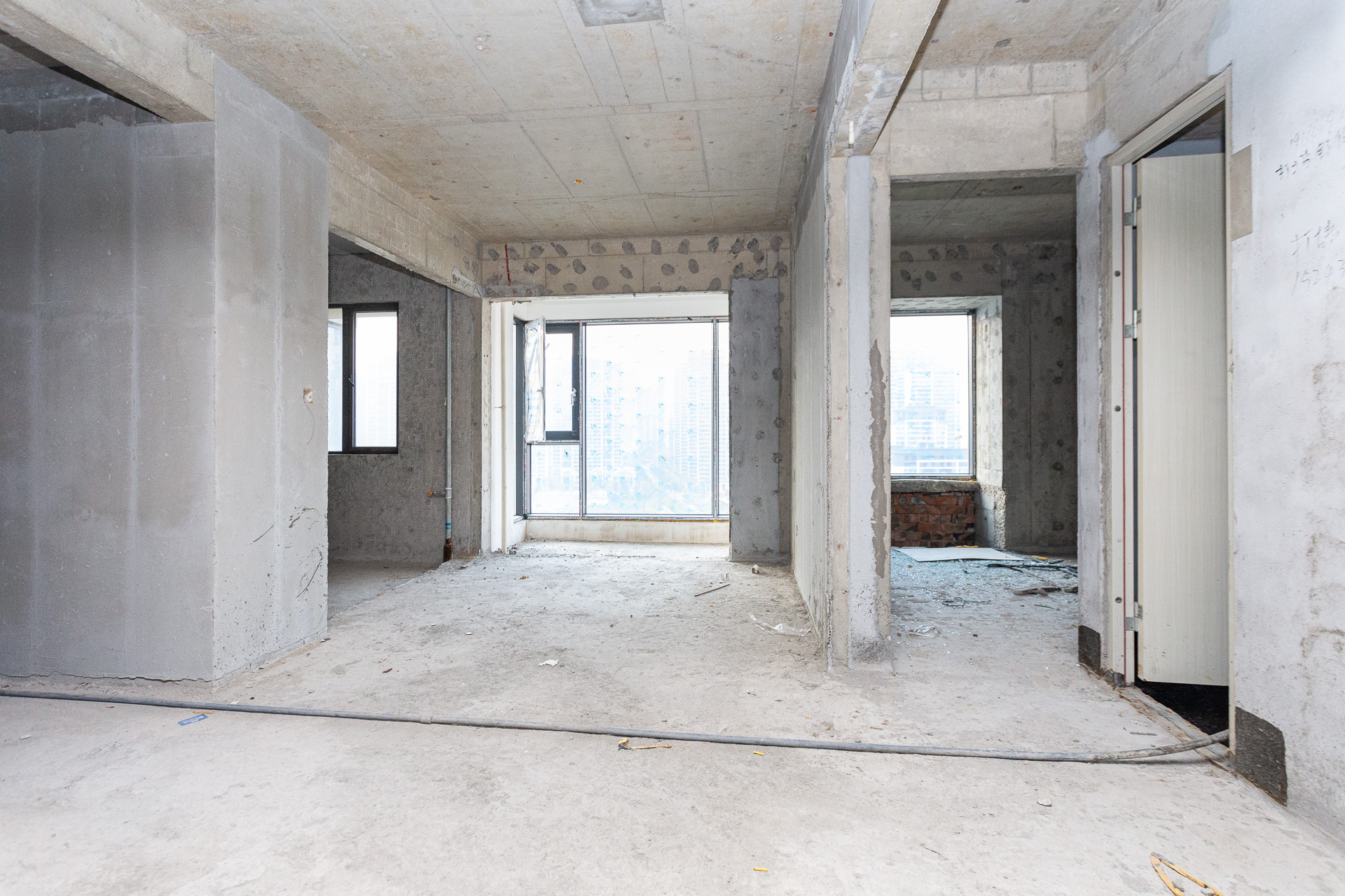 润和湘江天地C区 4室2厅1卫 146.0万 润和湘江天地C区 4室2厅1卫 146.0万客厅