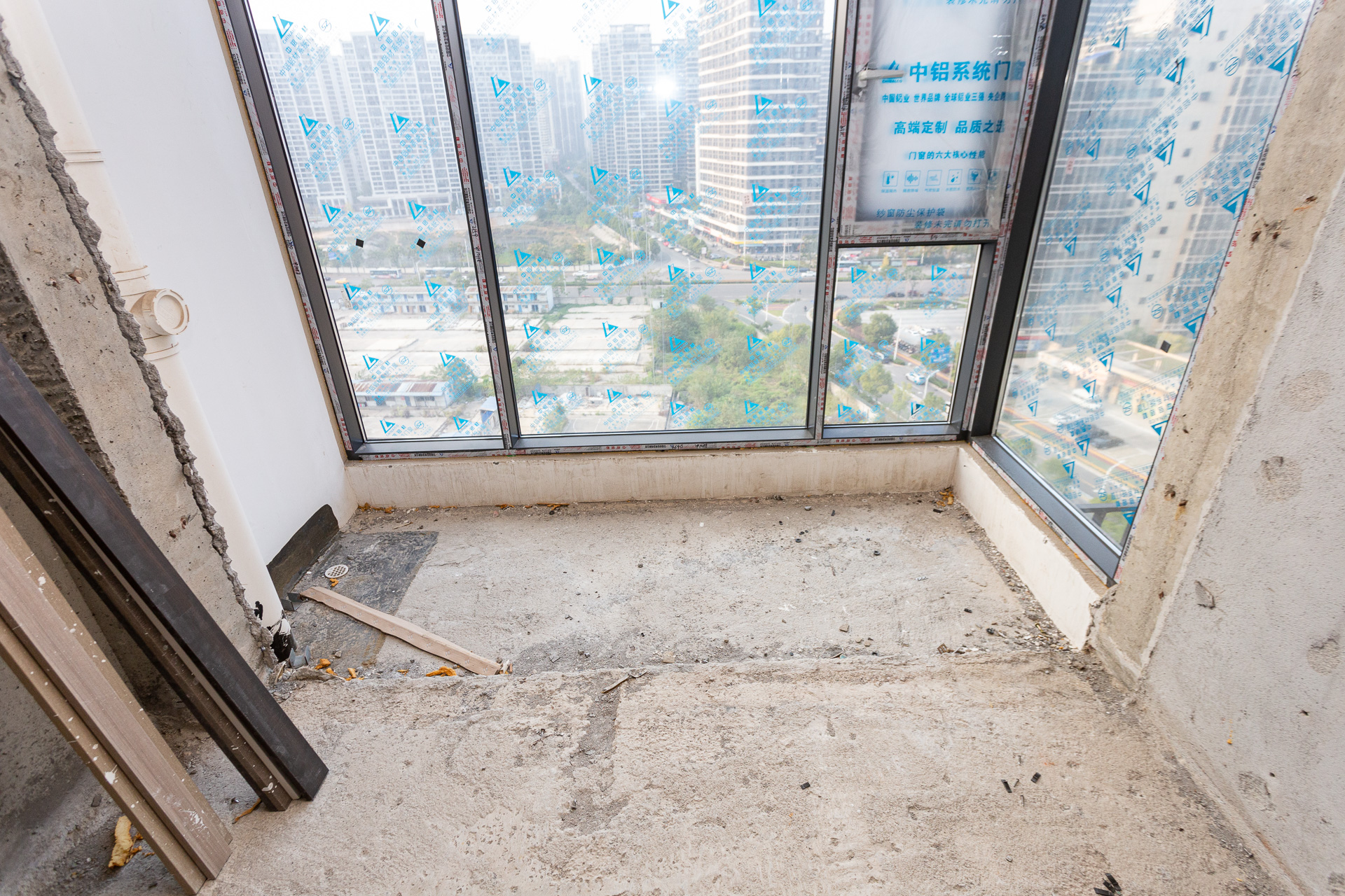 润和湘江天地C区 4室2厅1卫 146.0万 润和湘江天地C区 4室2厅1卫 146.0万阳台