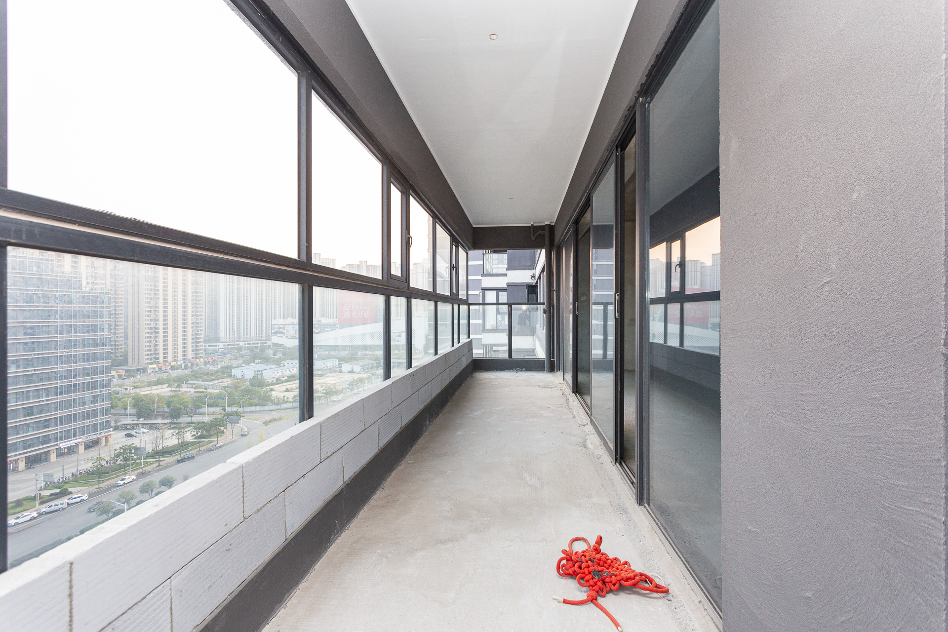 越秀湘江星汇城一期  4室1厅3卫    337.0万 越秀湘江星汇城一期  4室1厅3卫    337.0万阳台