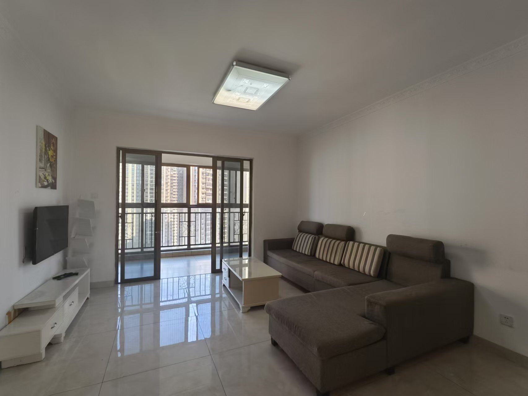 江山帝景哈佛  3室2厅2卫    2100.0元/月 江山帝景哈佛  3室2厅2卫    2100.0元/月室内图