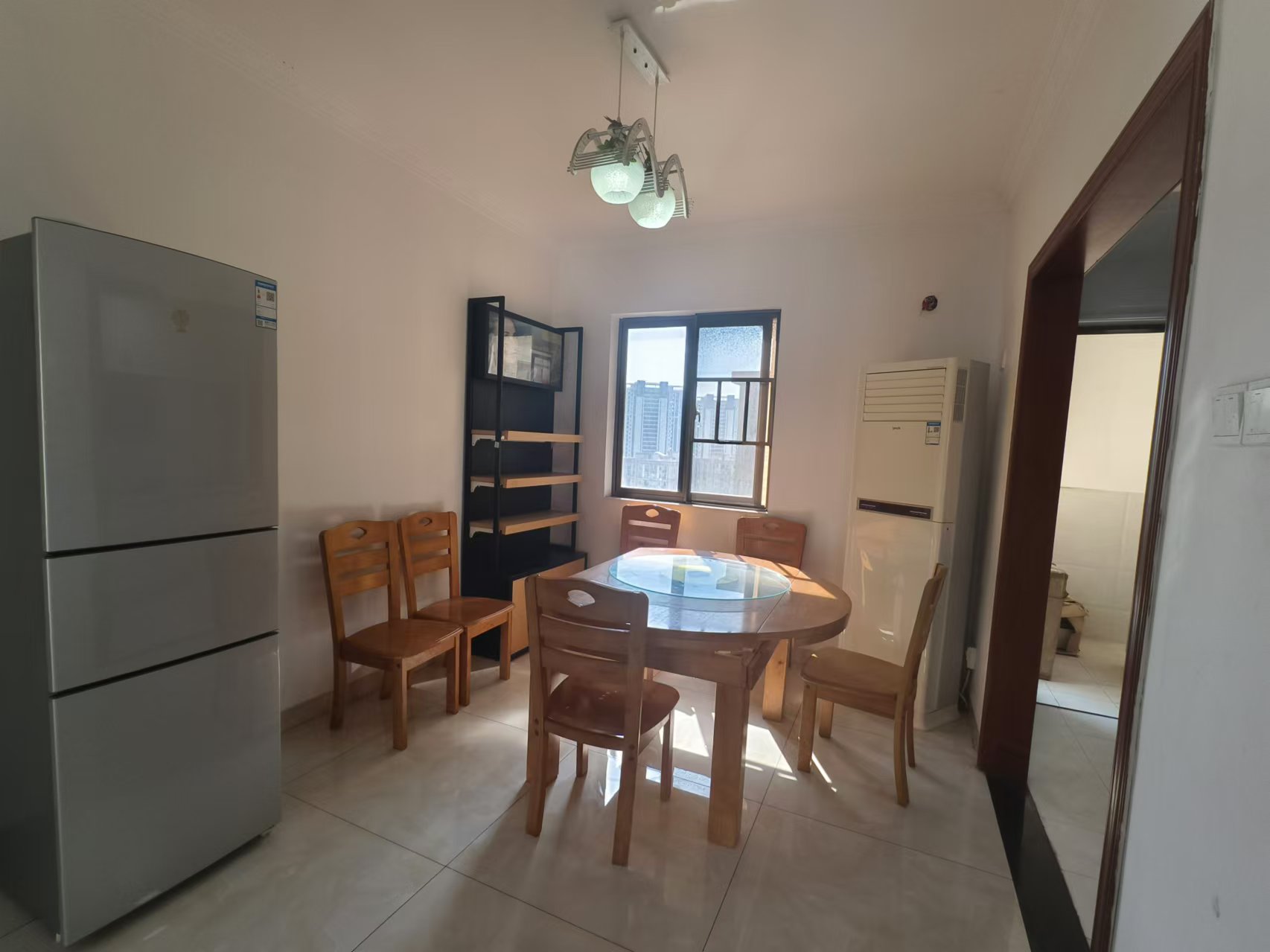 江山帝景哈佛  3室2厅2卫    2100.0元/月 江山帝景哈佛  3室2厅2卫    2100.0元/月室内图