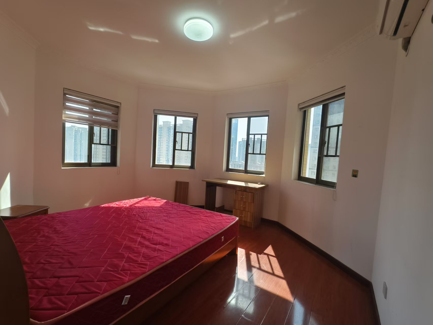 江山帝景哈佛  3室2厅2卫    2100.0元/月 江山帝景哈佛  3室2厅2卫    2100.0元/月室内图