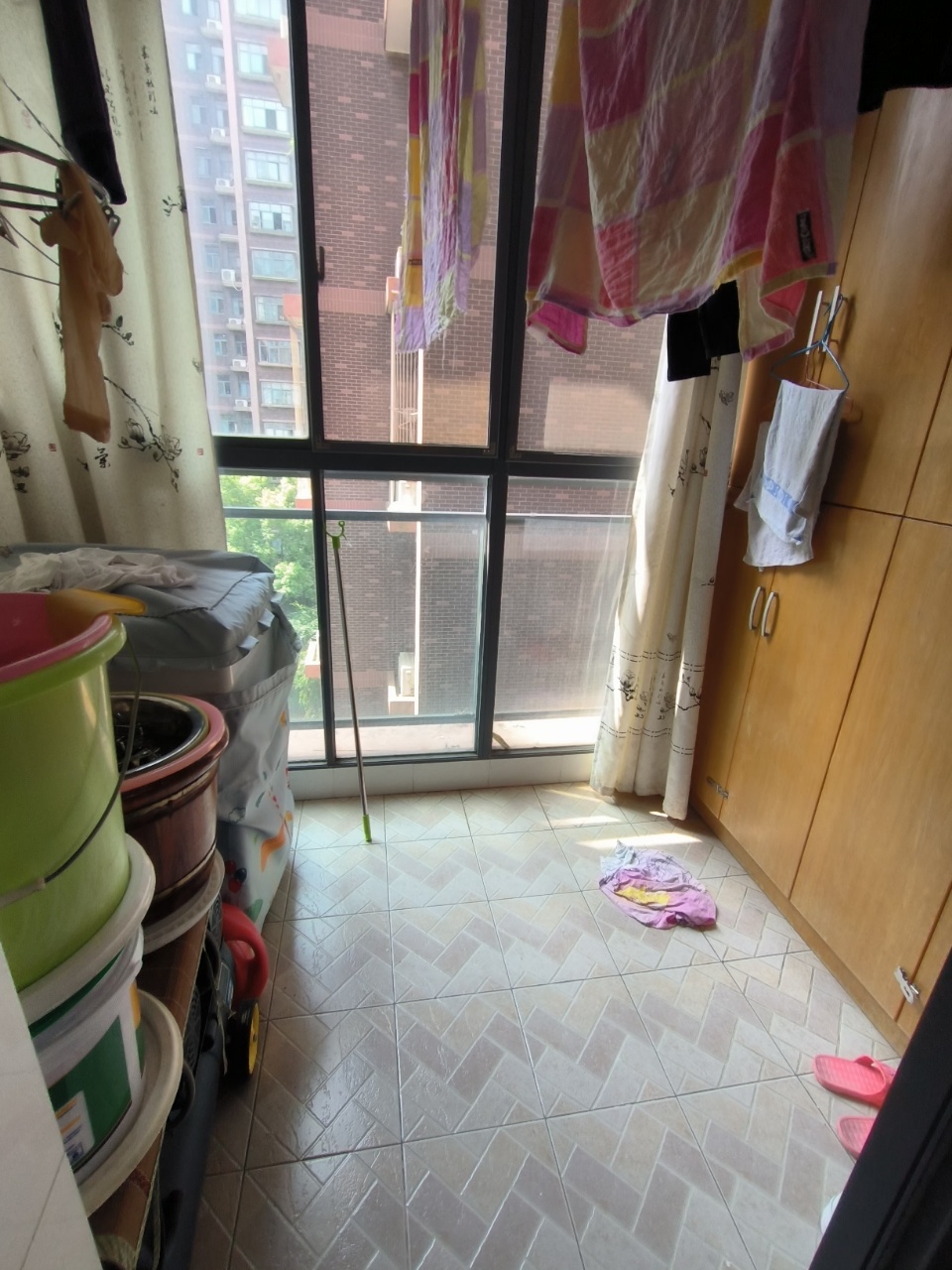 恒盛世家  3室2厅2卫   2300.00元/月室内图