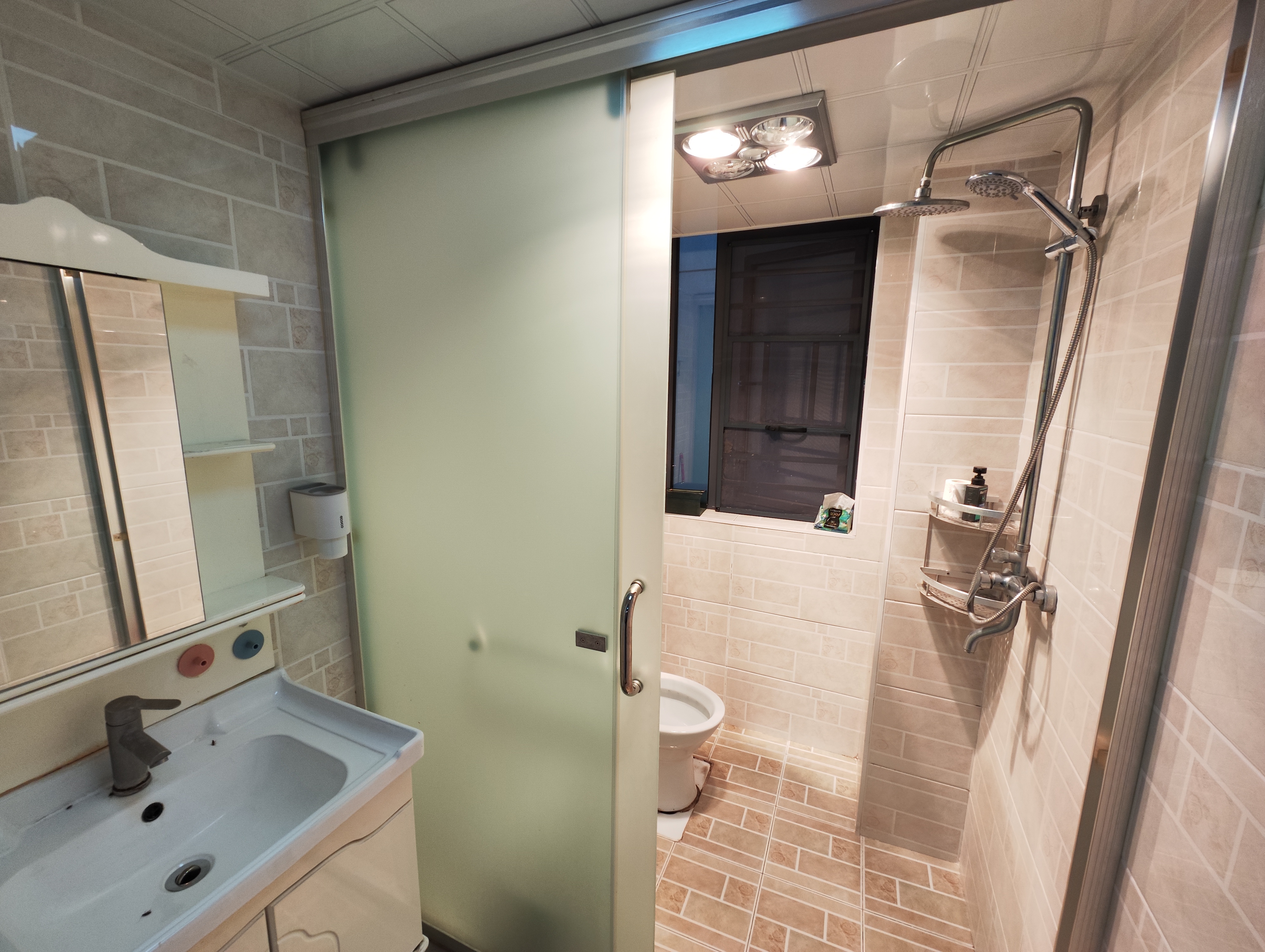 流金岁月-华晨国际 2室2厅1卫 2000.0元/月 流金岁月-华晨国际 2室2厅1卫 2000.0元/月室内图