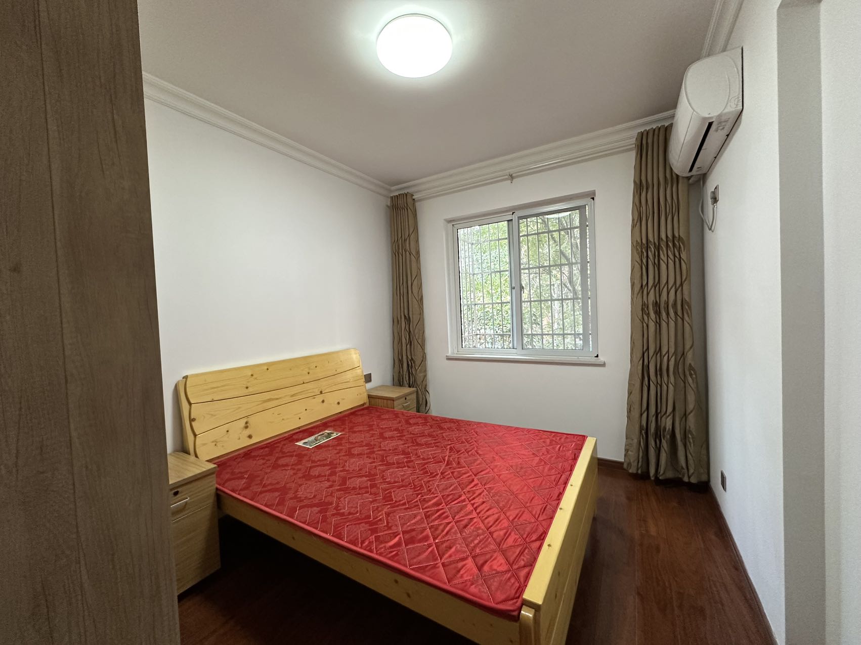 星城新宇桃花苑 1室2厅1卫 2300.0元/月 星城新宇桃花苑 1室2厅1卫 2300.0元/月室内图