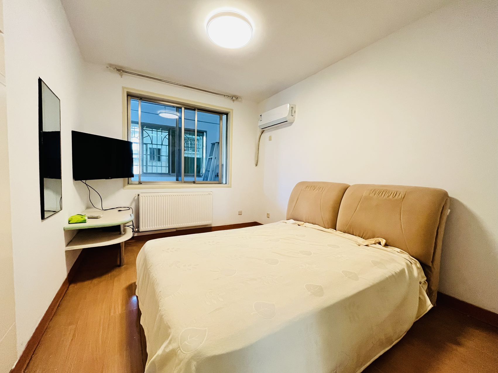 东南明苑 3室2厅2卫 2400.0元/月 东南明苑 3室2厅2卫 2400.0元/月室内图