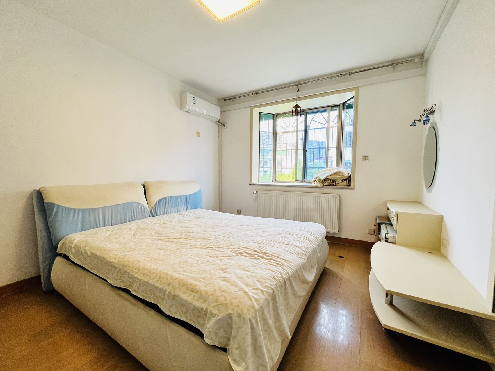 东南明苑 3室2厅2卫 2400.0元/月 东南明苑 3室2厅2卫 2400.0元/月室内图