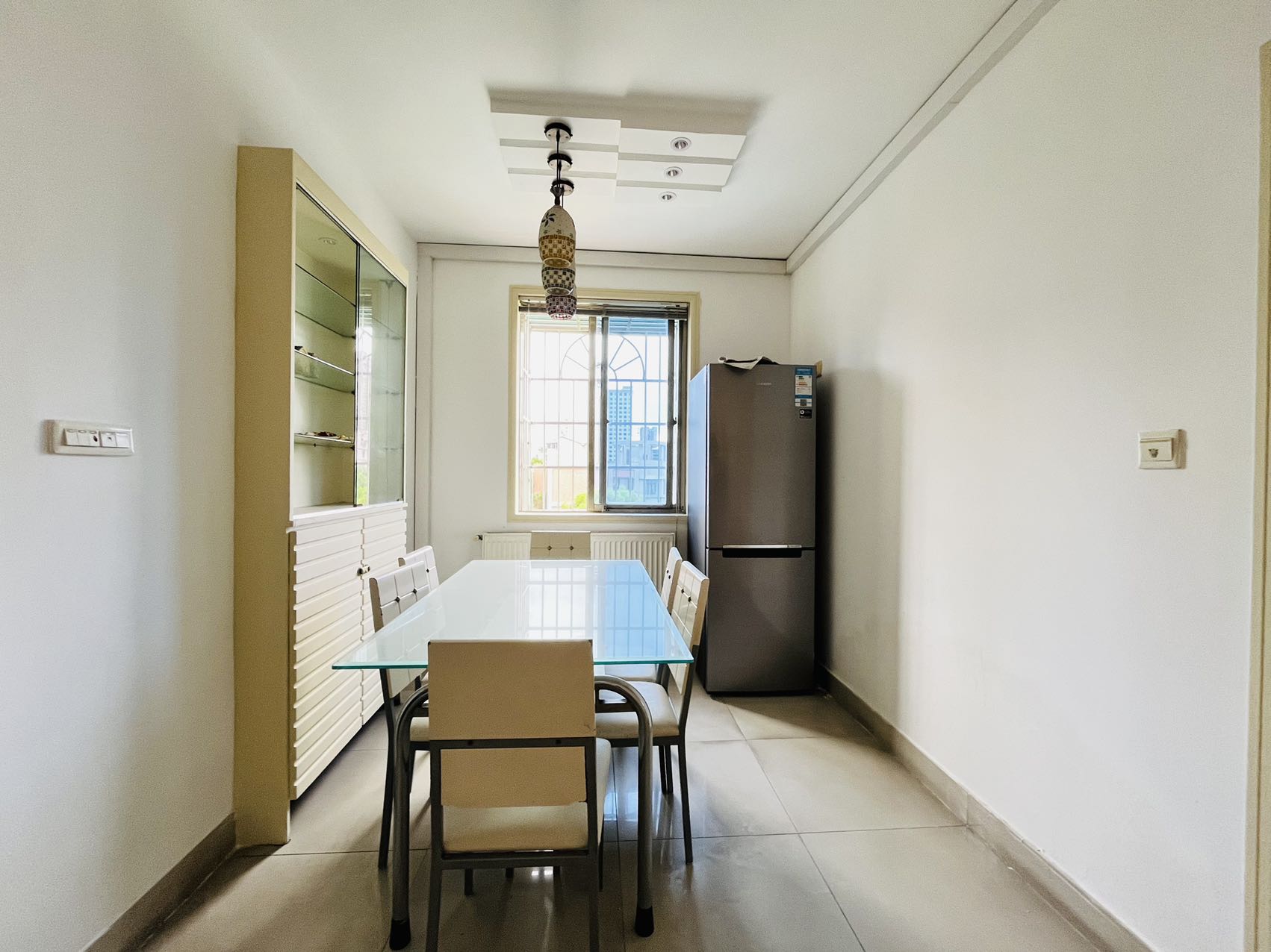 东南明苑 3室2厅2卫 2400.0元/月 东南明苑 3室2厅2卫 2400.0元/月室内图