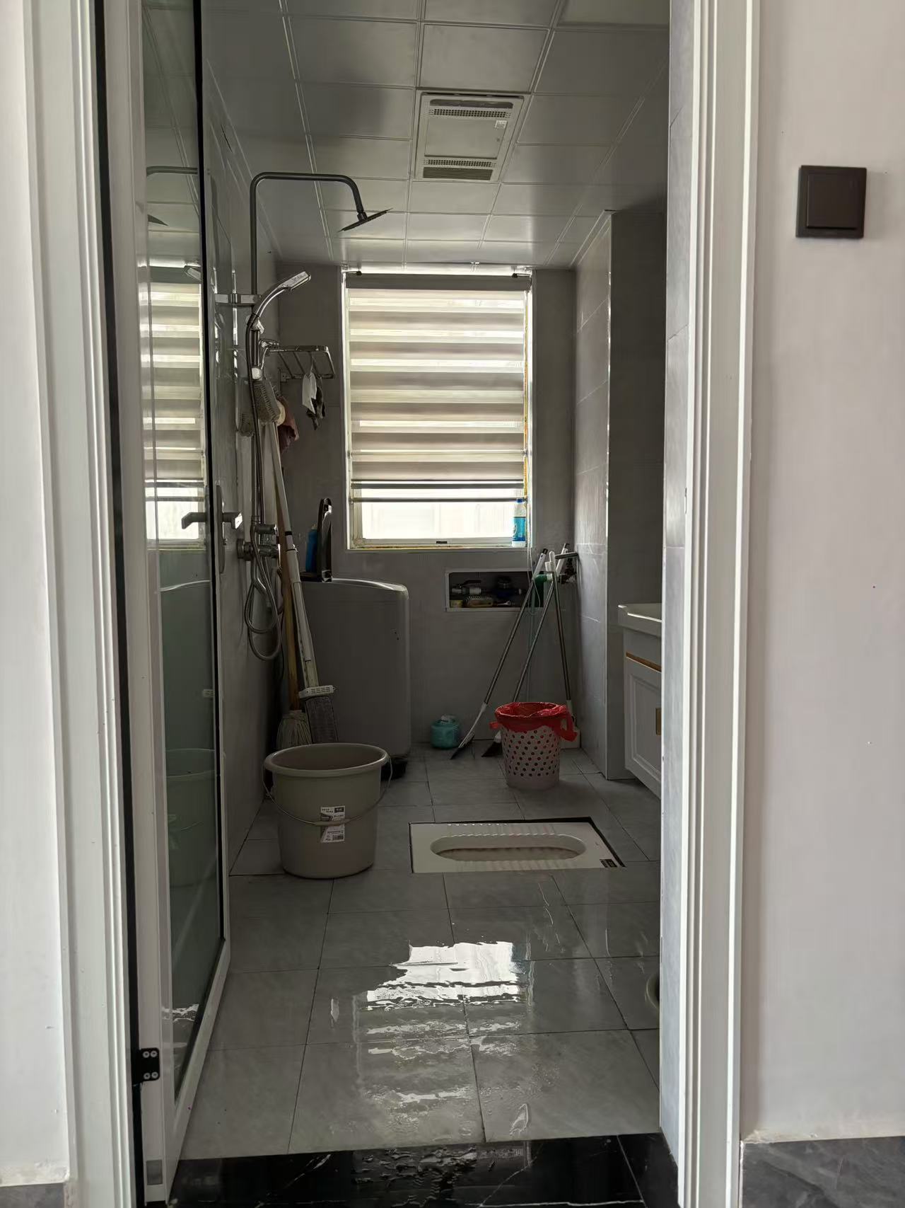 鸿泰国际  1室1厅1卫    1400.0元/月 鸿泰国际  1室1厅1卫    1400.0元/月室内图