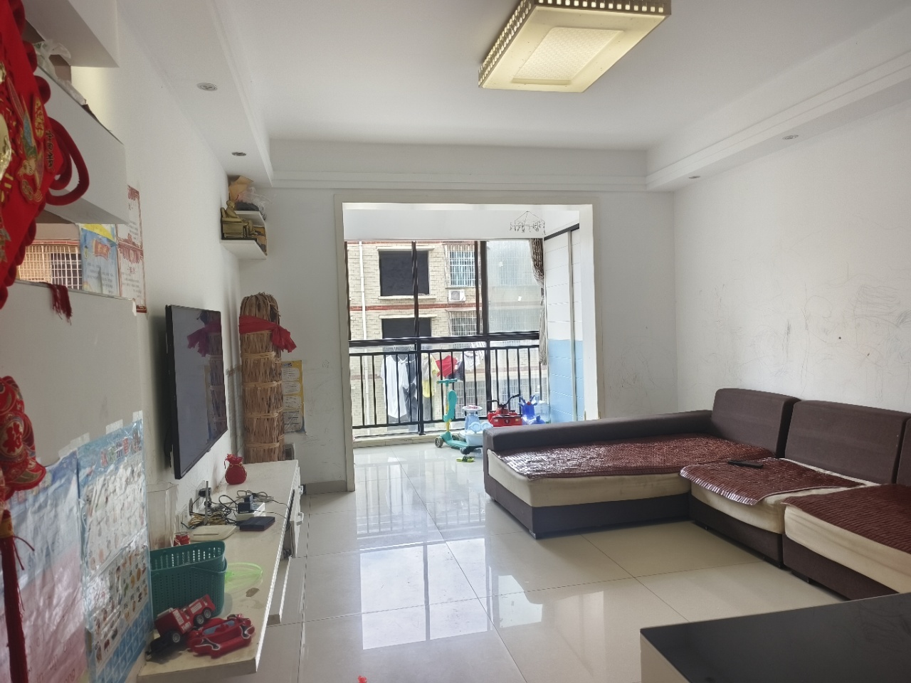 古城春天 2室2厅1卫 1400.0元/月 古城春天 2室2厅1卫 1400.0元/月室内图