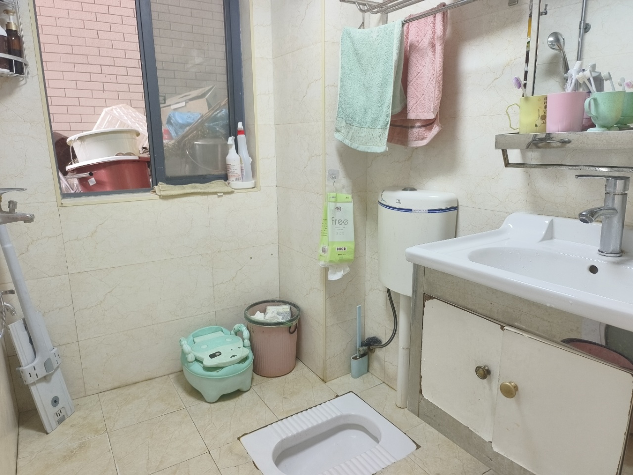 古城春天 2室2厅1卫 1400.0元/月 古城春天 2室2厅1卫 1400.0元/月室内图