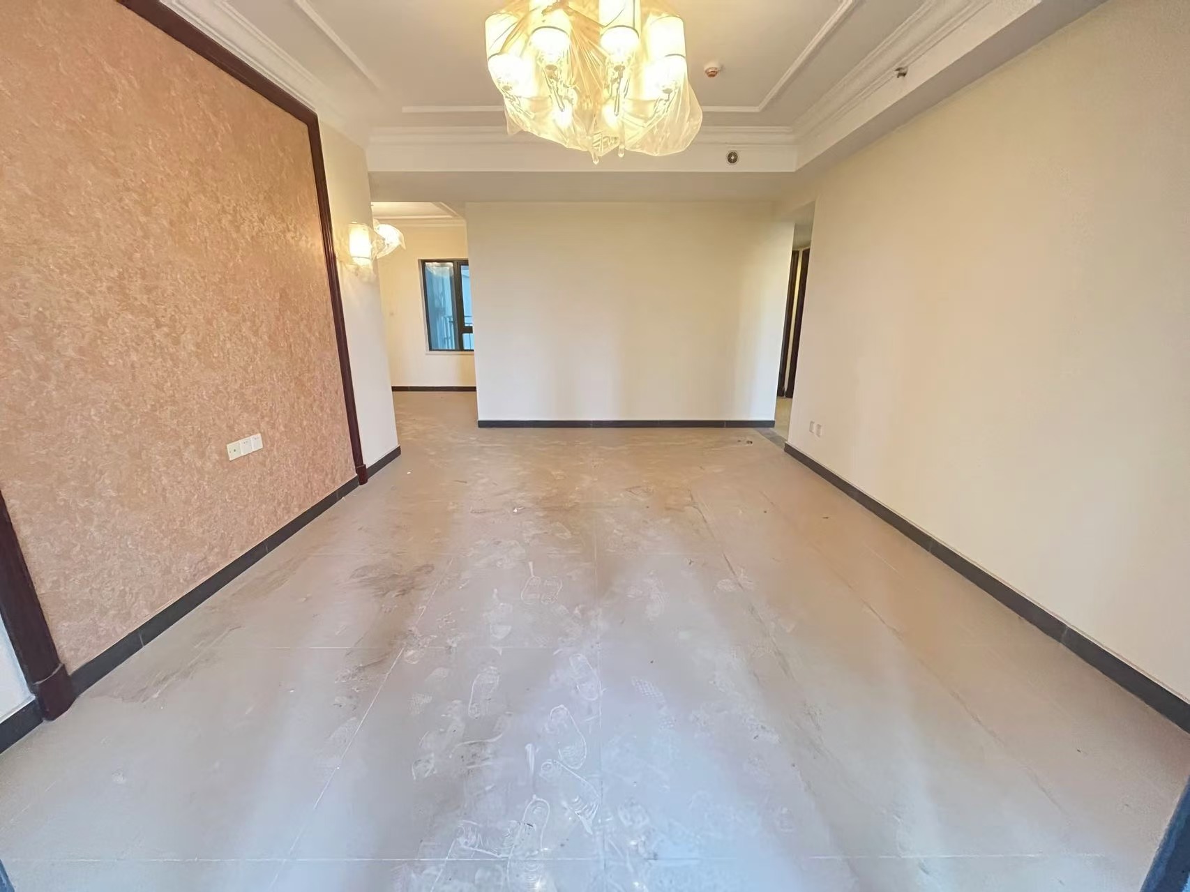 恒大翡翠华庭 3室2厅2卫 2600.0元/月 恒大翡翠华庭 3室2厅2卫 2600.0元/月室内图