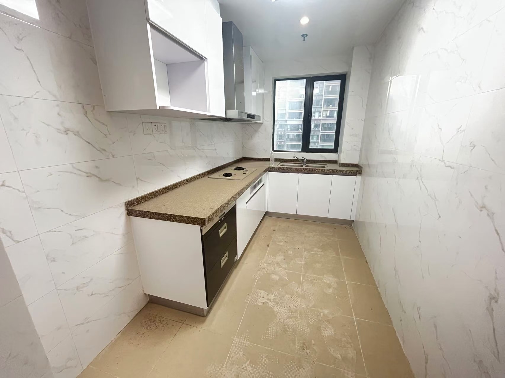 恒大翡翠华庭 3室2厅2卫 2600.0元/月 恒大翡翠华庭 3室2厅2卫 2600.0元/月室内图