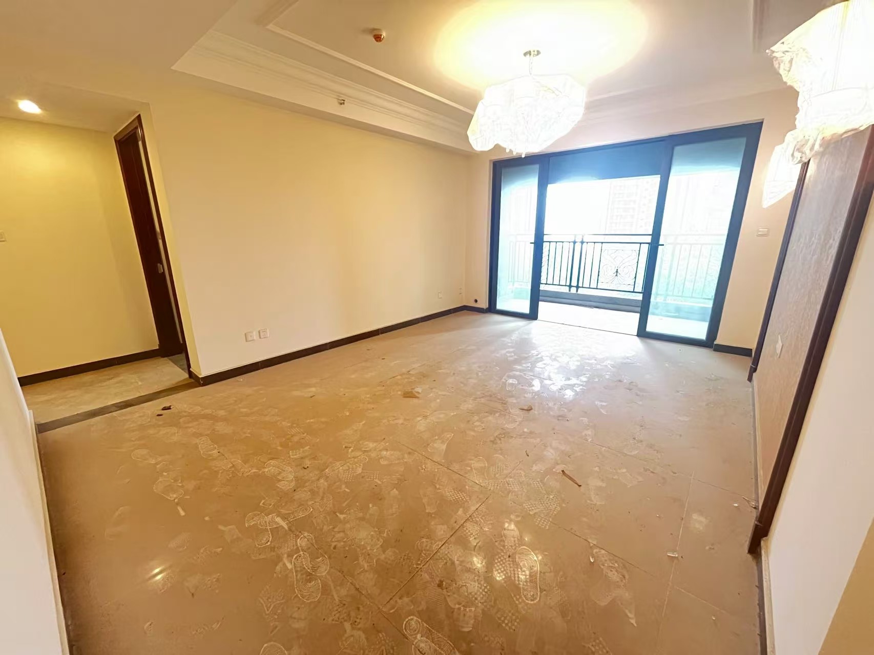 恒大翡翠华庭 3室2厅2卫 2600.0元/月 恒大翡翠华庭 3室2厅2卫 2600.0元/月小区图