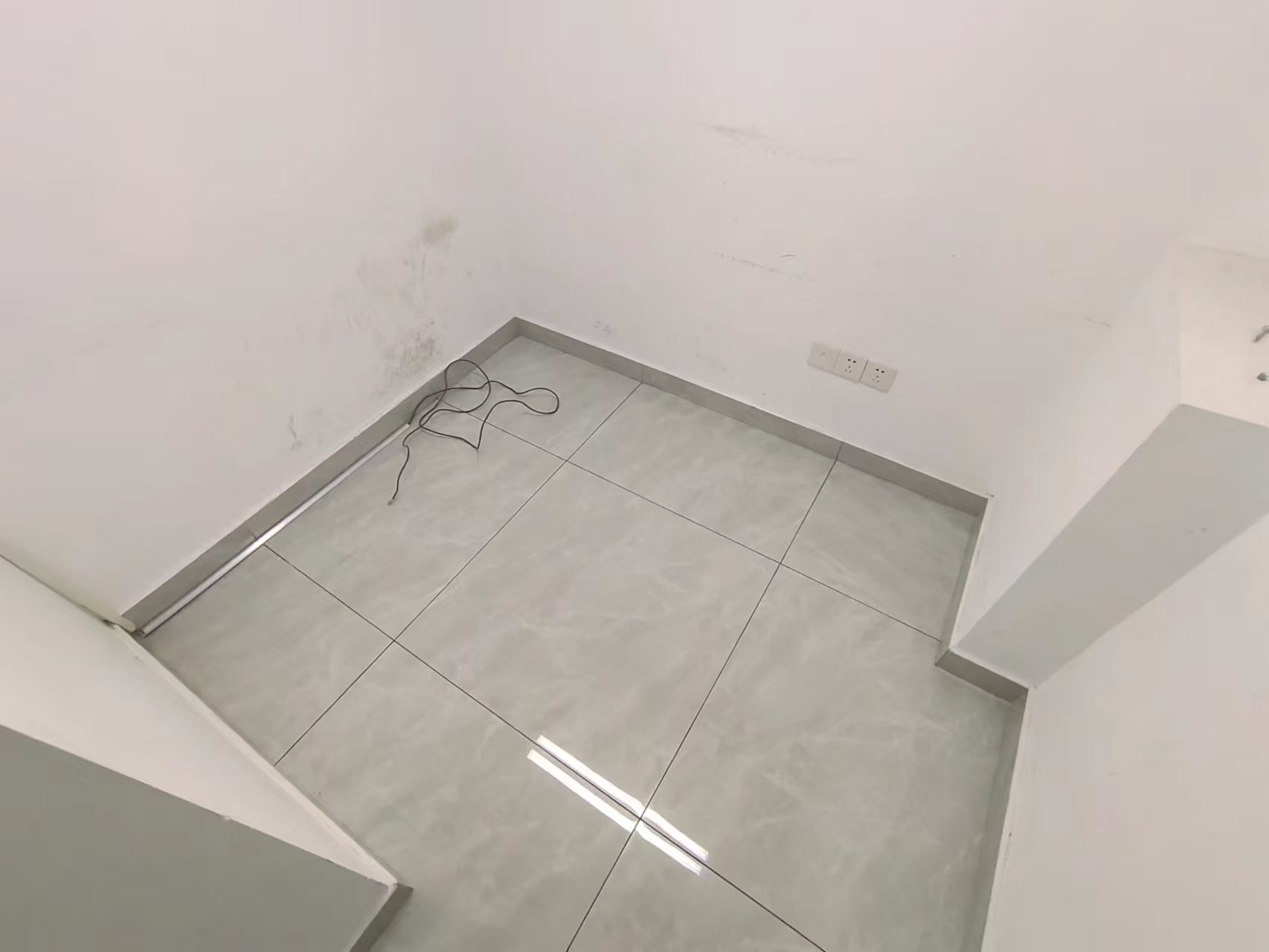 宇成开福广场  3室2厅1卫   8000.00元/月室内图