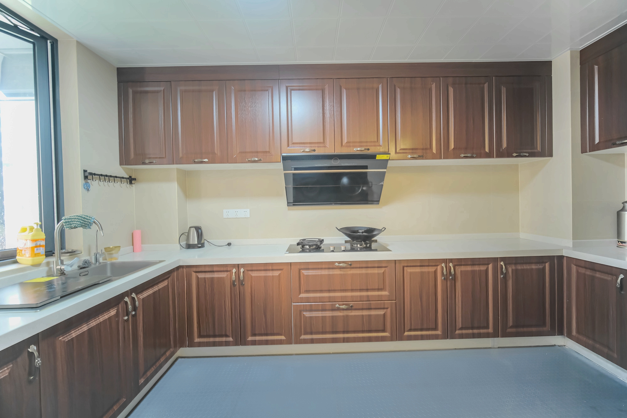 运达锦绣广场 5室2厅3卫 466.0万 运达锦绣广场 5室2厅3卫 466.0万厨房