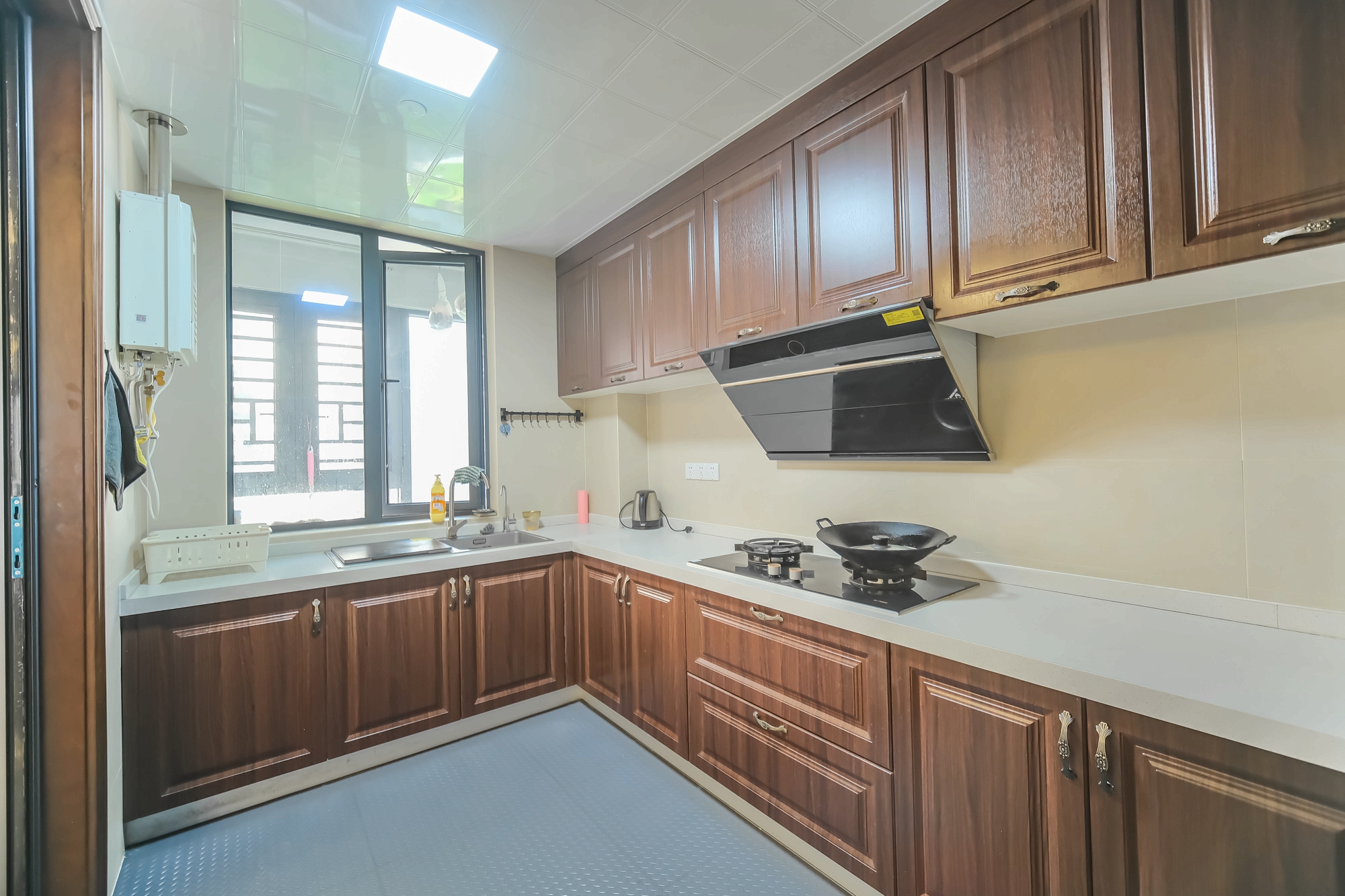 运达锦绣广场 5室2厅3卫 466.0万 运达锦绣广场 5室2厅3卫 466.0万厨房