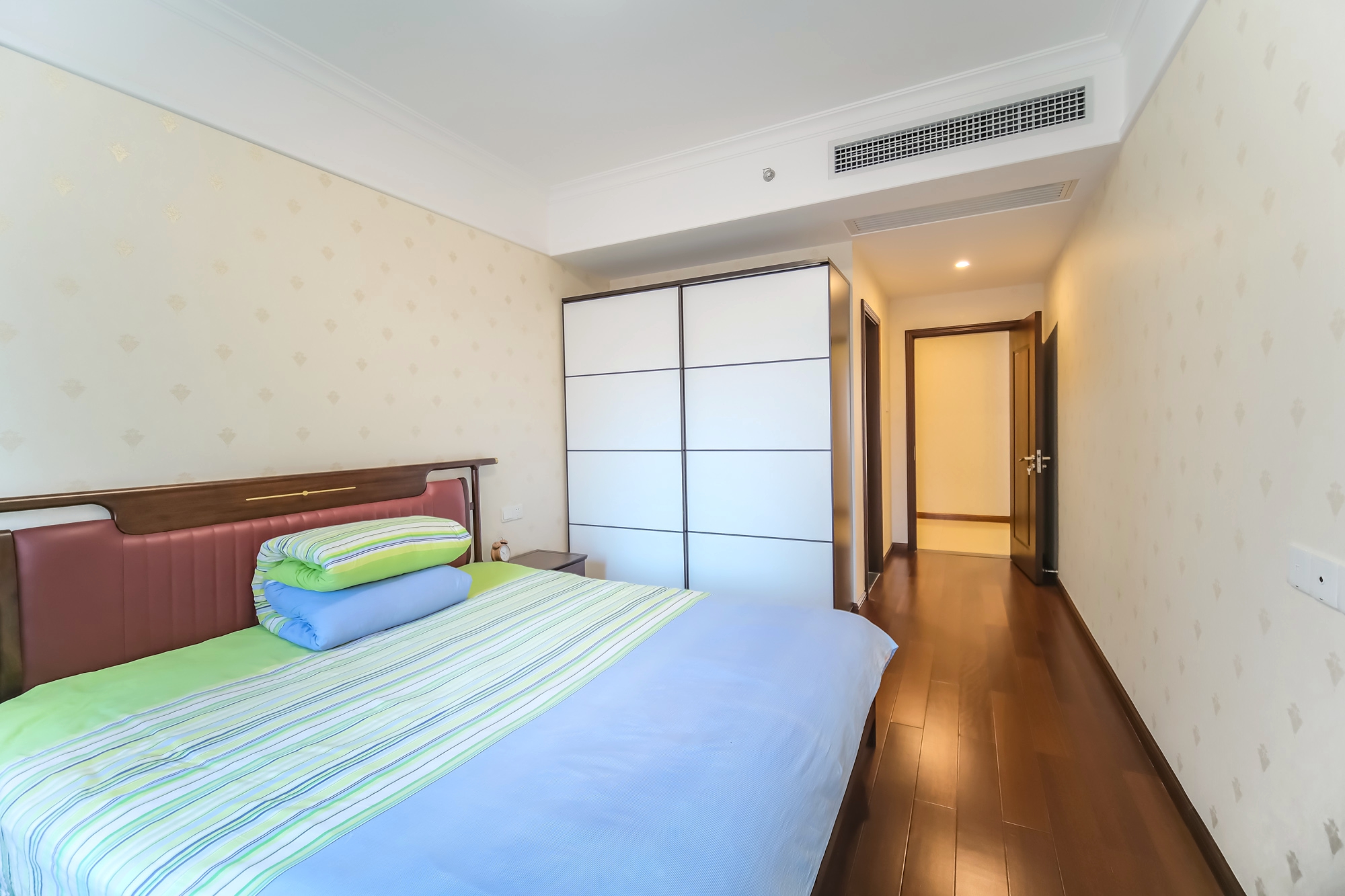 运达锦绣广场 5室2厅3卫 466.0万 运达锦绣广场 5室2厅3卫 466.0万其他