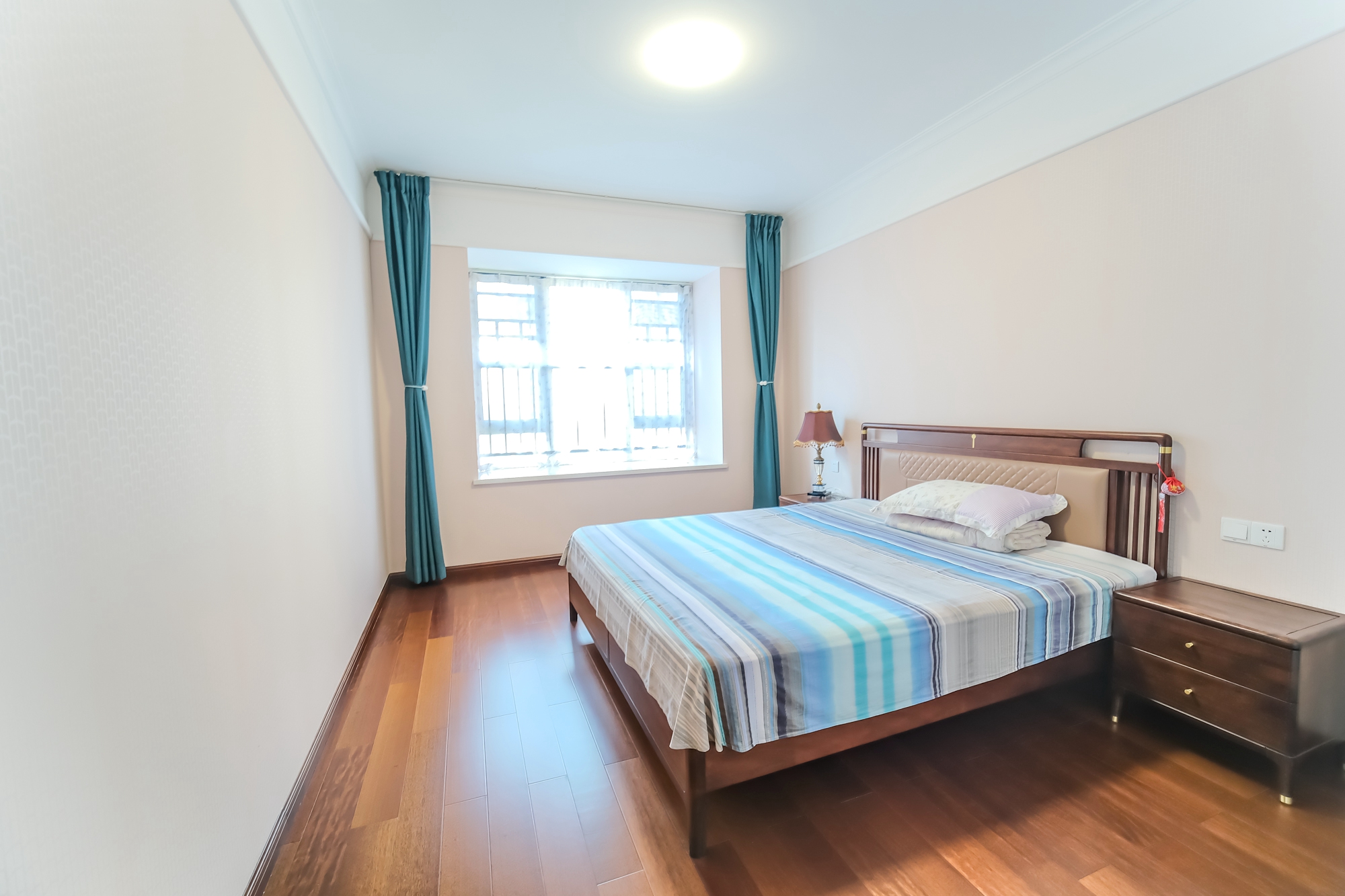 运达锦绣广场 5室2厅3卫 466.0万 运达锦绣广场 5室2厅3卫 466.0万卧室