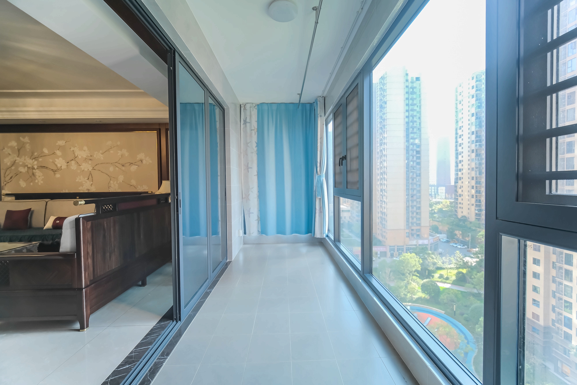 运达锦绣广场 5室2厅3卫 466.0万 运达锦绣广场 5室2厅3卫 466.0万阳台