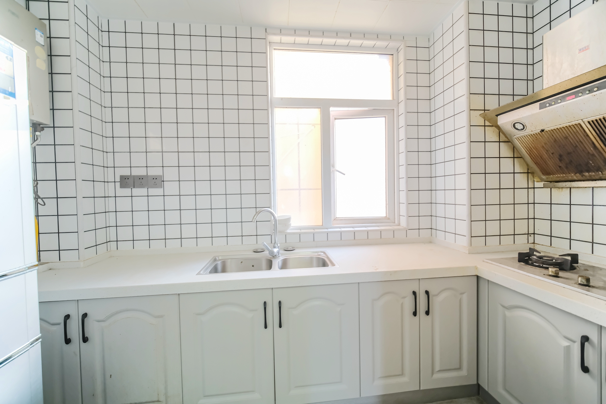 和悦城(蟠龙景苑) 3室2厅2卫 68.0万 和悦城(蟠龙景苑) 3室2厅2卫 68.0万厨房