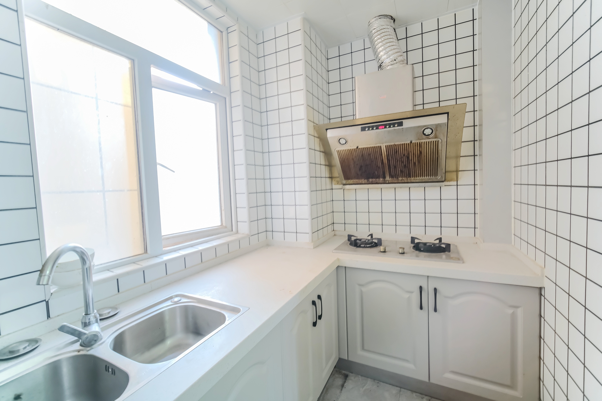 和悦城(蟠龙景苑) 3室2厅2卫 68.0万 和悦城(蟠龙景苑) 3室2厅2卫 68.0万厨房