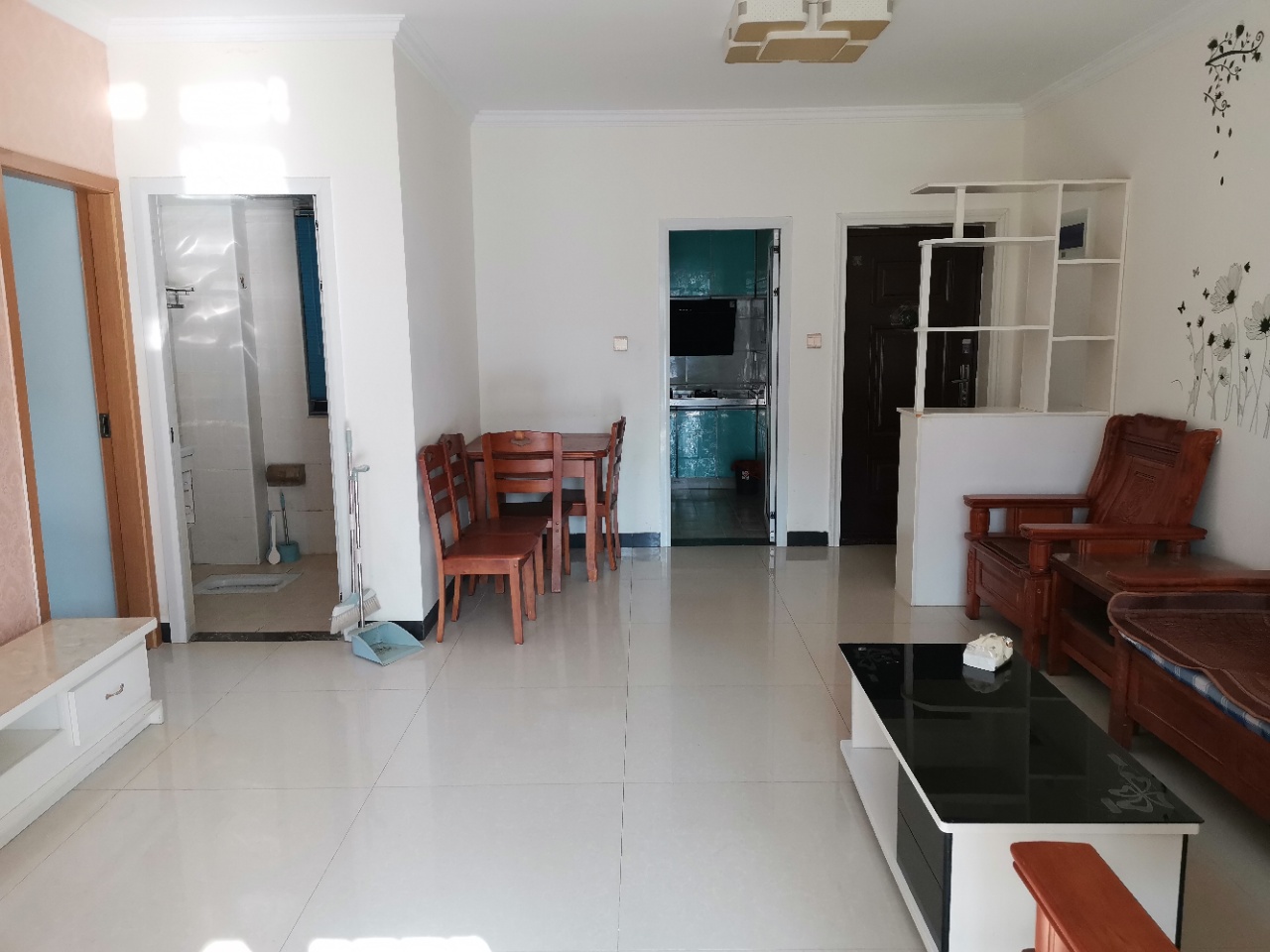 景塘家园 3室2厅1卫 2050.0元/月 景塘家园 3室2厅1卫 2050.0元/月室内图