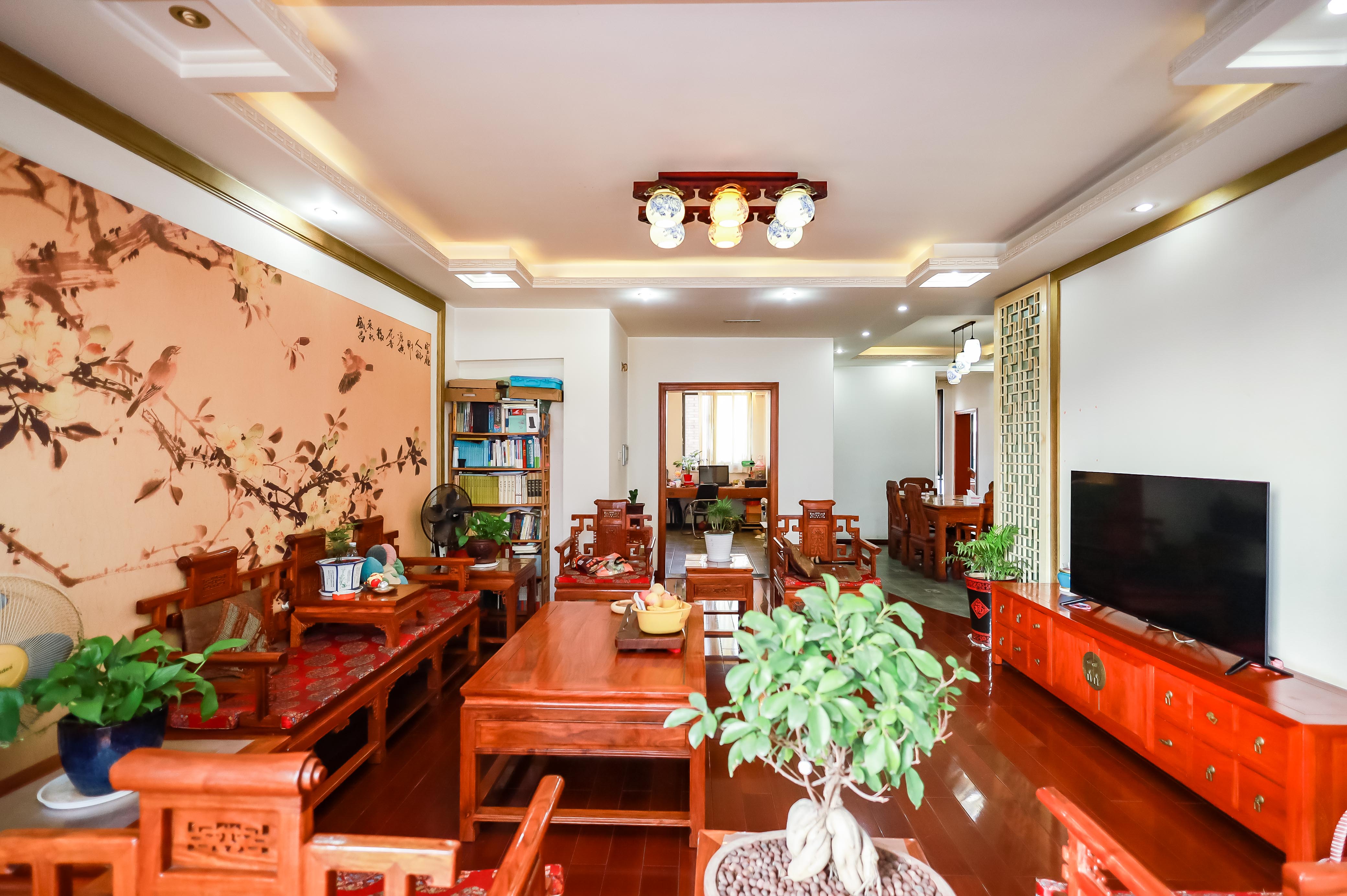 金科东方大院三四期  3室2厅2卫   186.00万客厅