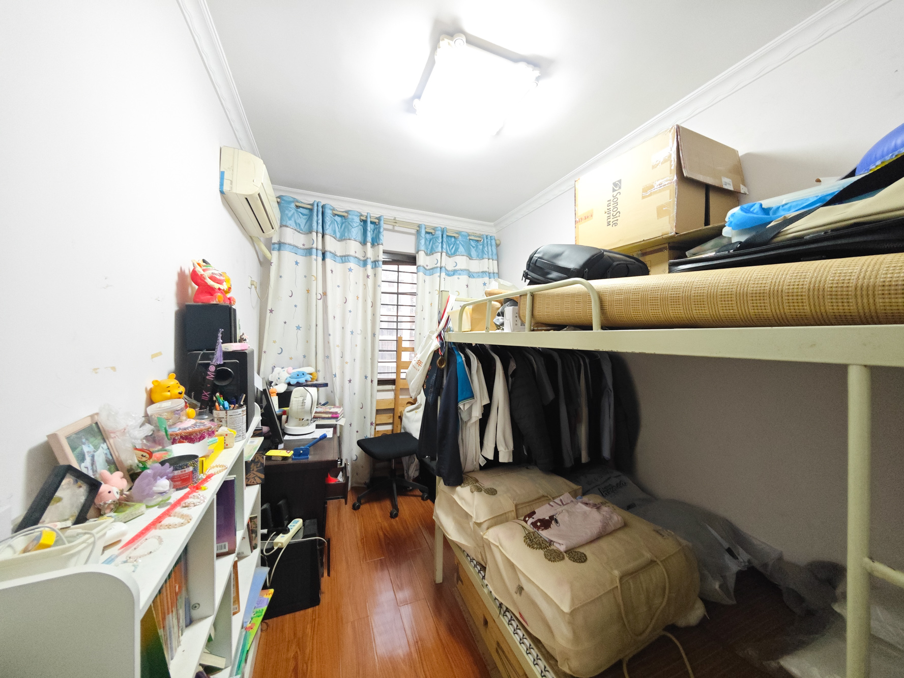 宏聚地中海  3室2厅2卫   120.00万卧室