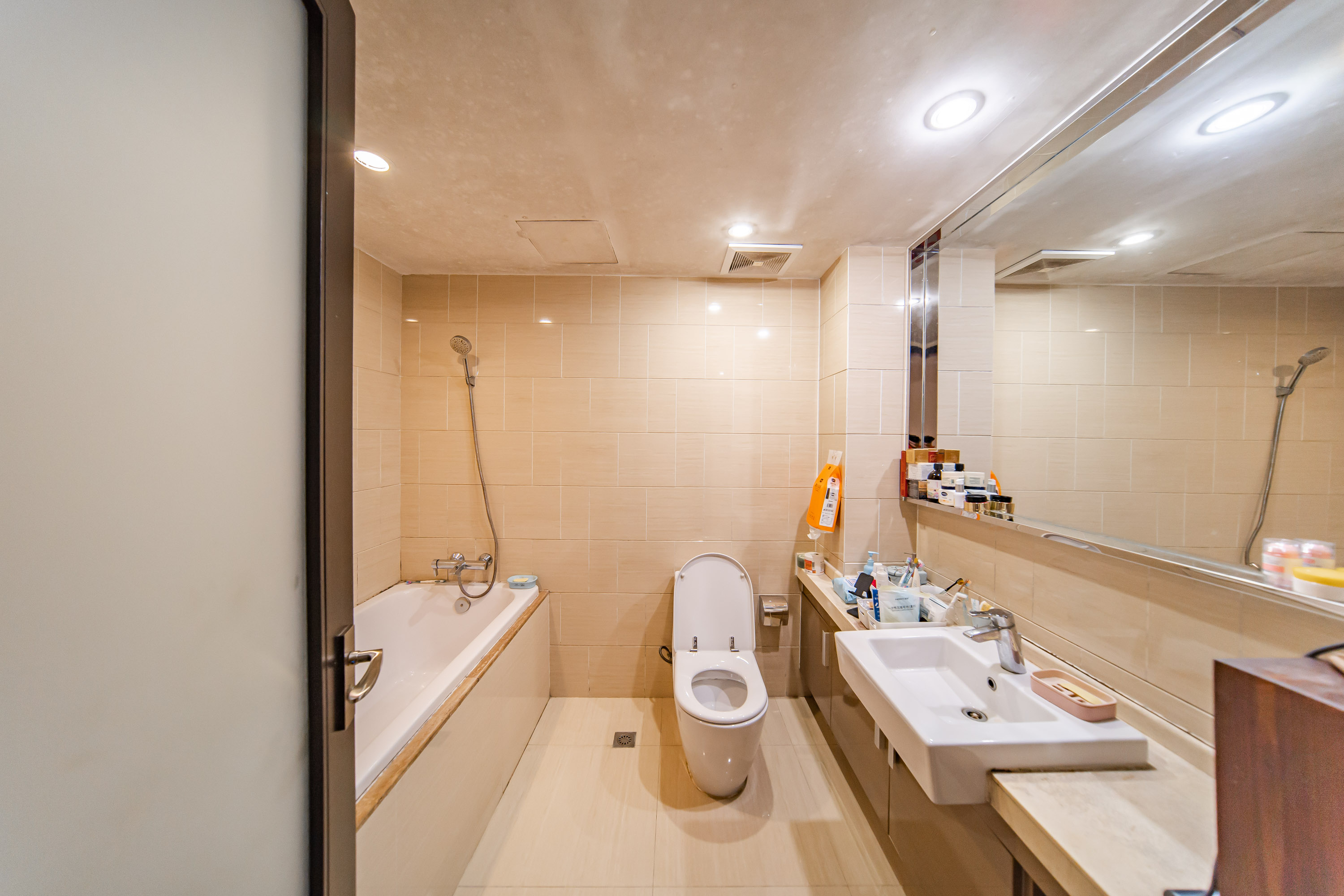 阳光100三期  3室2厅2卫    118.0万 阳光100三期  3室2厅2卫    118.0万卫生间