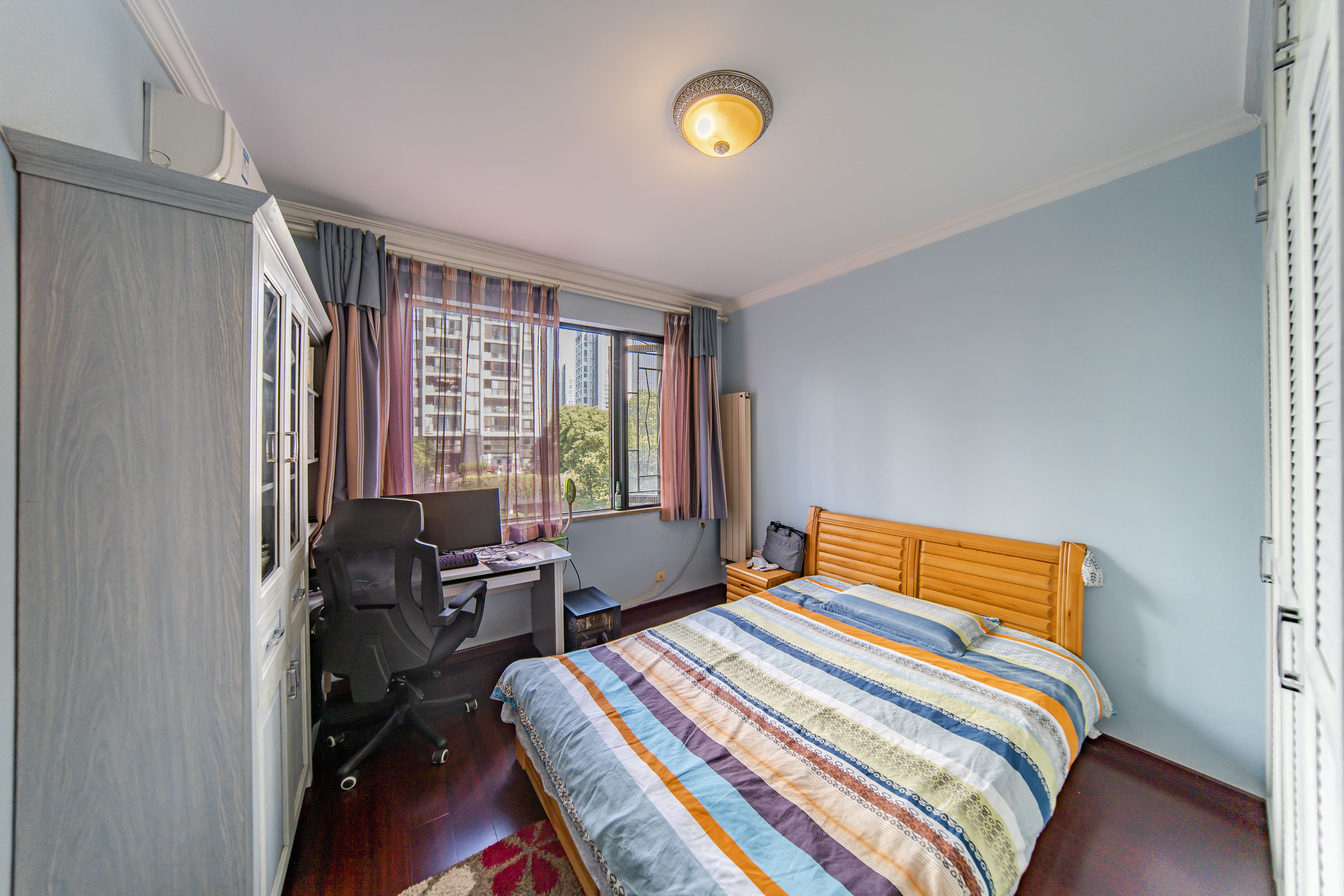 阳光100三期  3室2厅2卫    118.0万 阳光100三期  3室2厅2卫    118.0万卧室