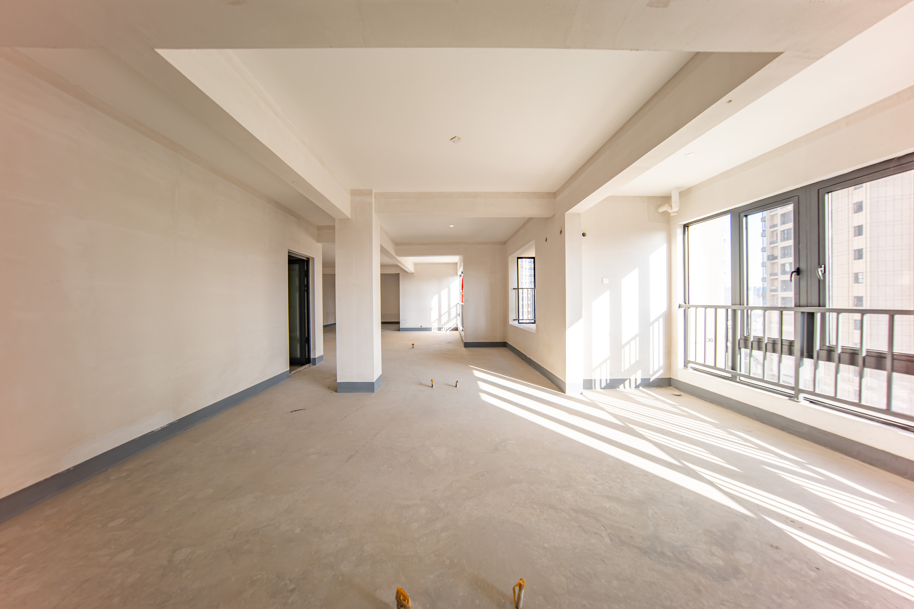 建投象山国际  5室2厅3卫   254.00万卧室