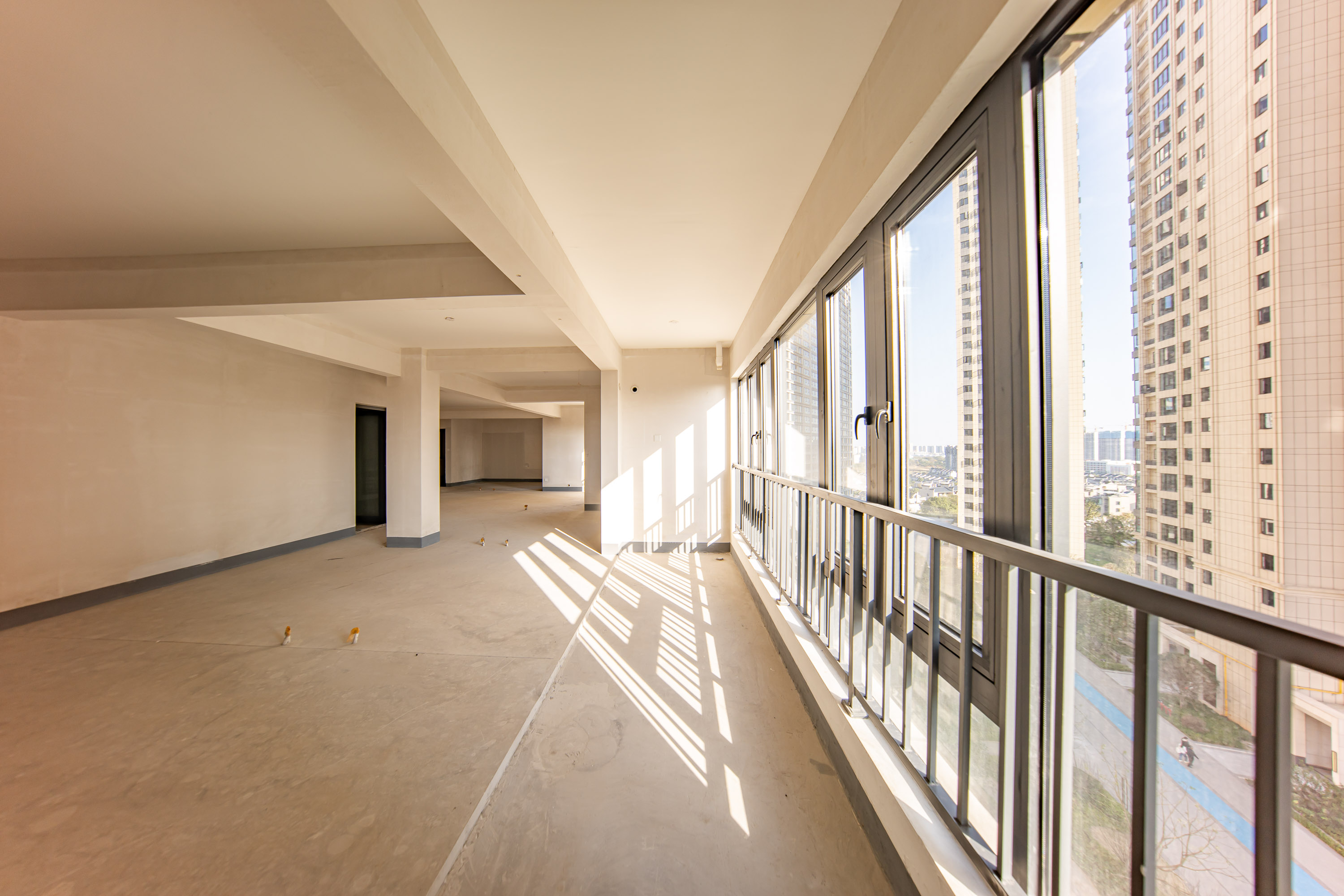 建投象山国际  5室2厅3卫   254.00万阳台