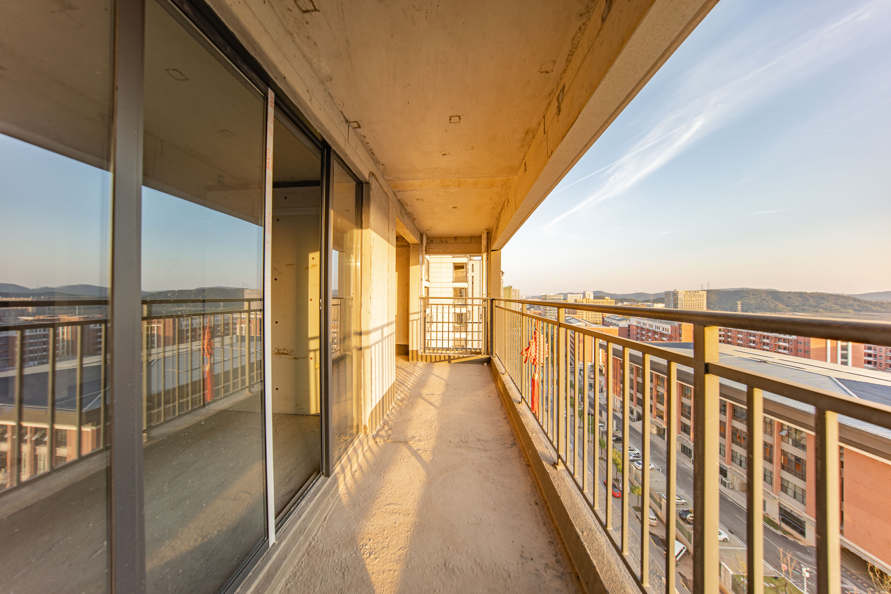 汉唐翰林府  3室2厅2卫    85.8万阳台