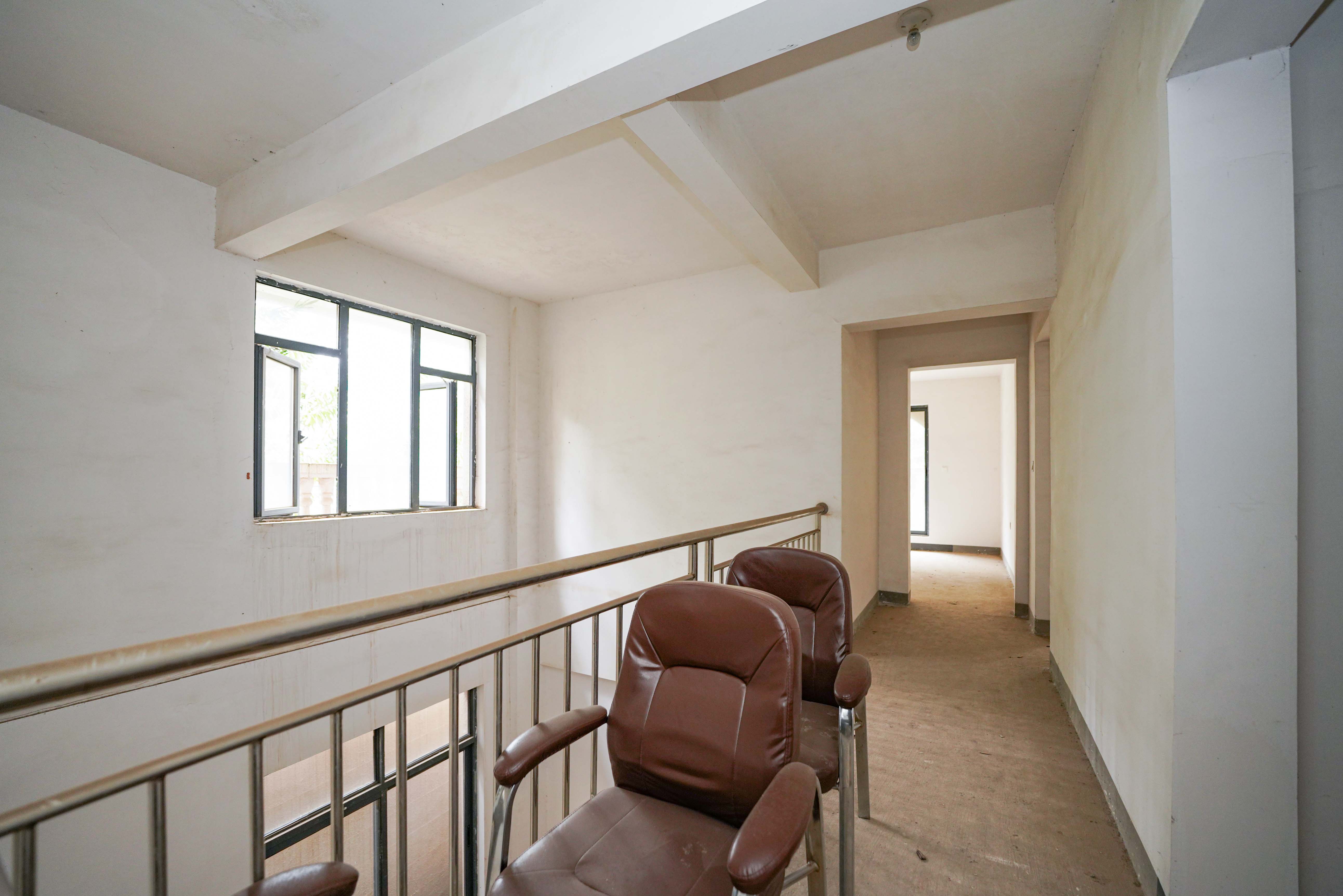 五矿万境蓝山 5室2厅3卫 300.0万 五矿万境蓝山 5室2厅3卫 300.0万其他