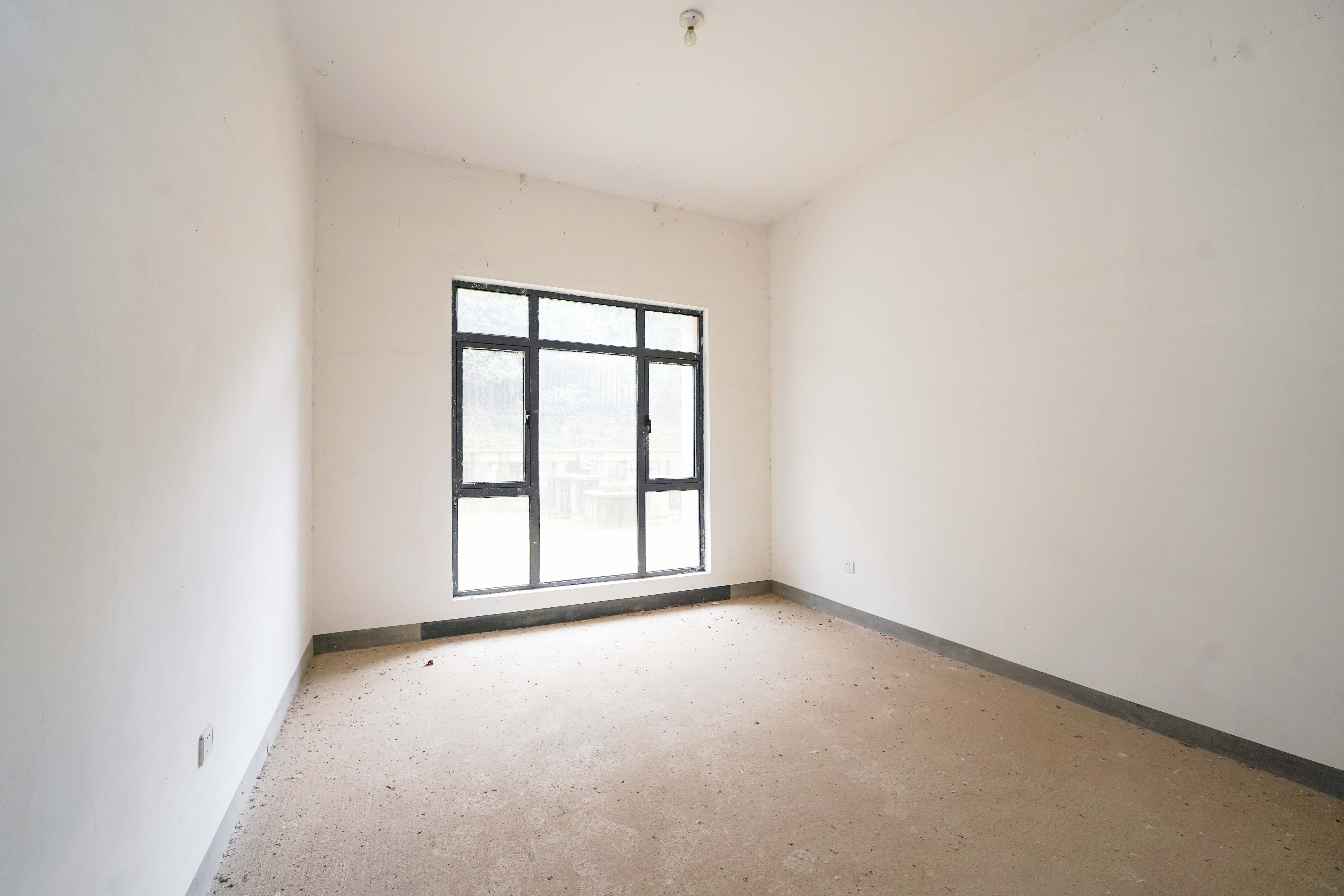 五矿万境蓝山 5室2厅3卫 300.0万 五矿万境蓝山 5室2厅3卫 300.0万卧室