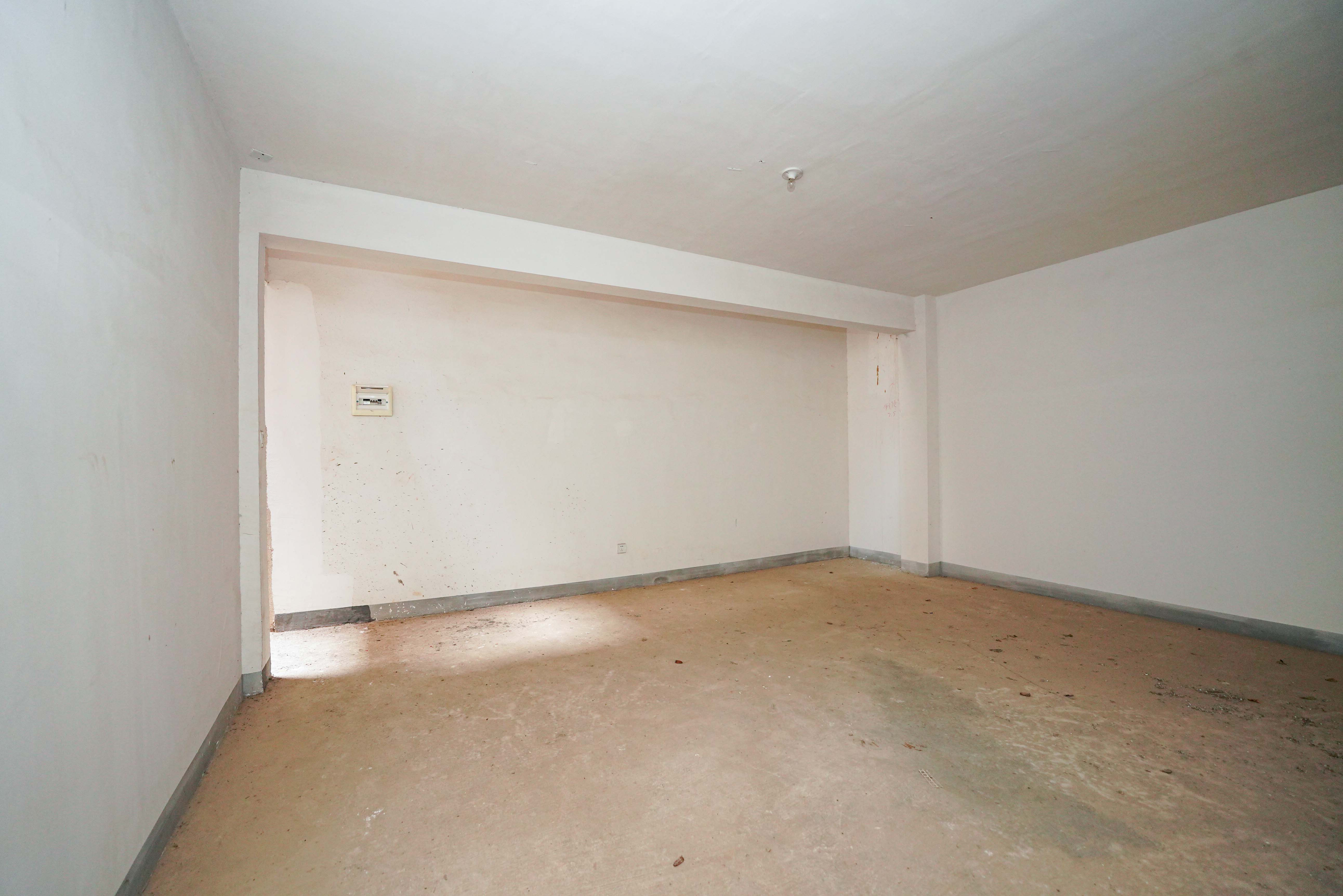 五矿万境蓝山 5室2厅3卫 300.0万 五矿万境蓝山 5室2厅3卫 300.0万卧室