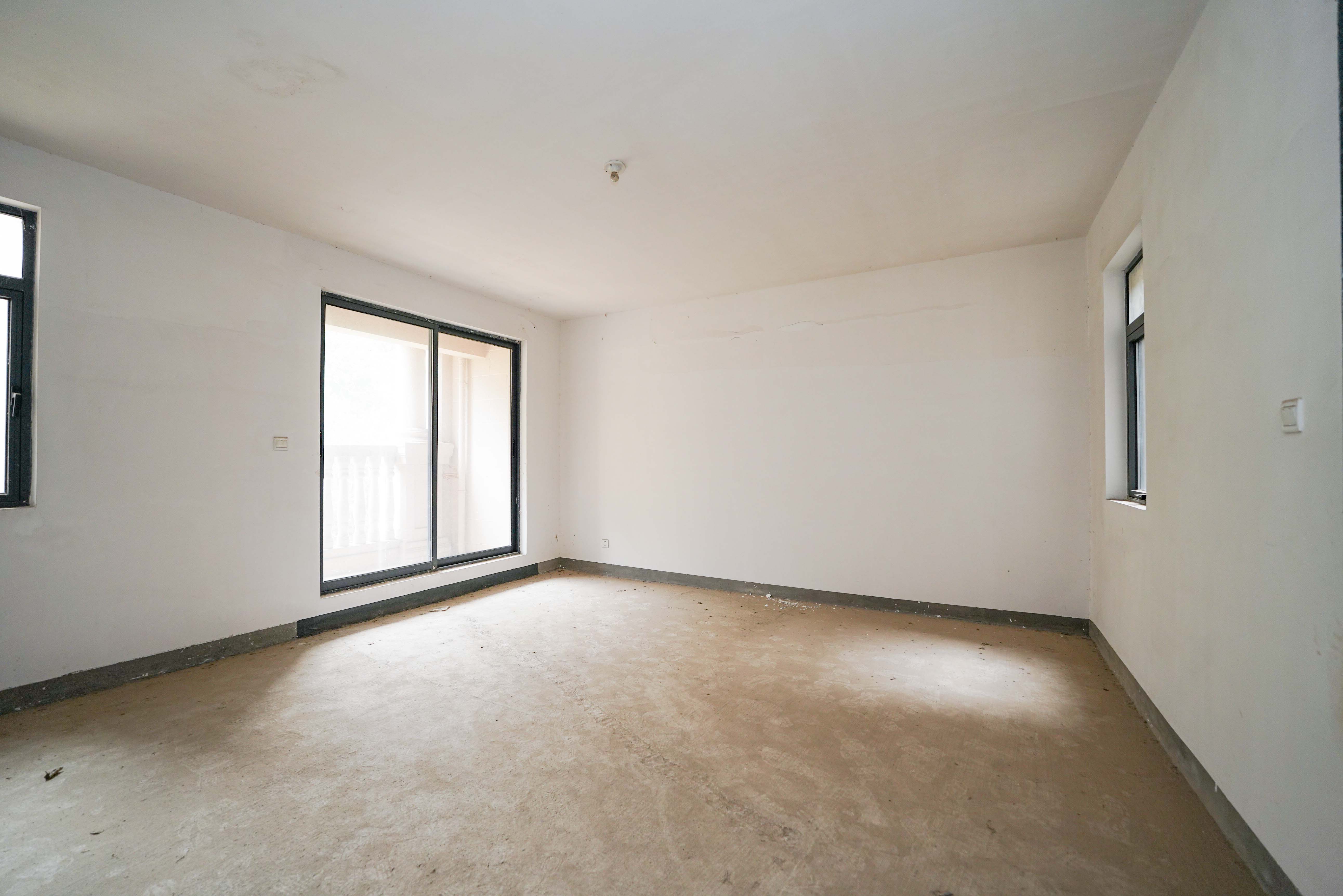 五矿万境蓝山 5室2厅3卫 300.0万 五矿万境蓝山 5室2厅3卫 300.0万卧室