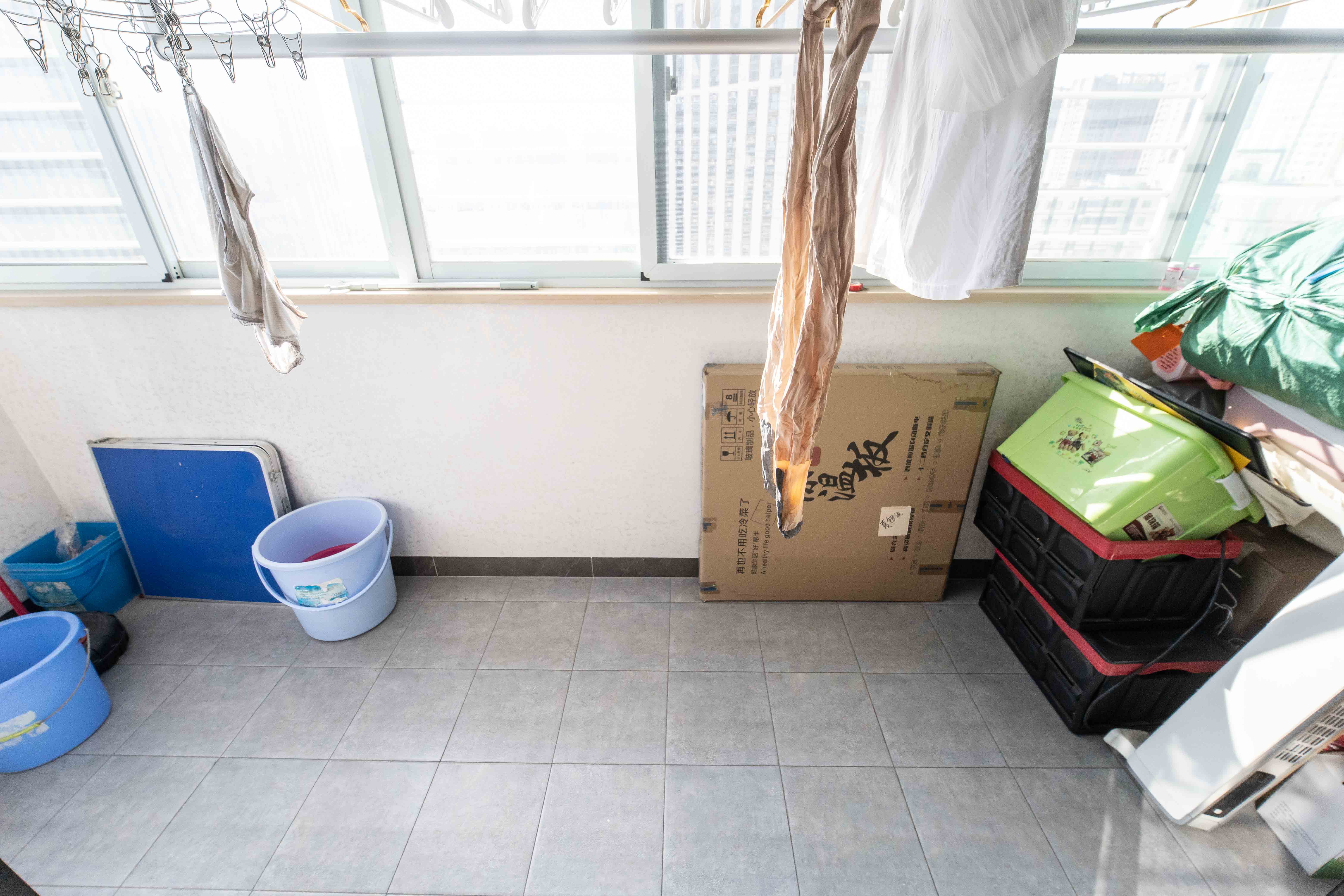 诺亚方舟大厦  4室2厅2卫   168.00万阳台