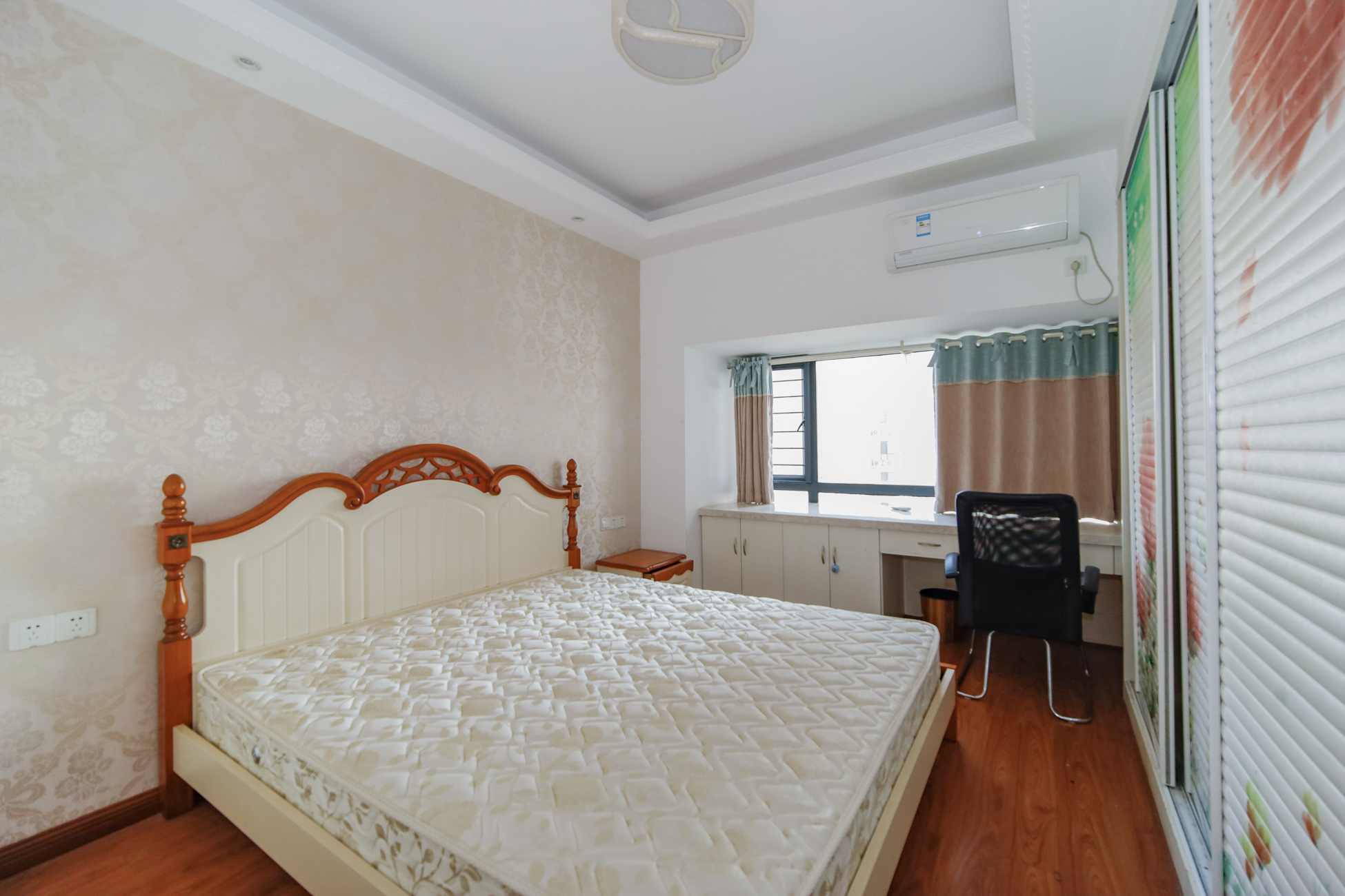 园康星都荟 4室2厅2卫 109.8万 园康星都荟 4室2厅2卫 109.8万卧室