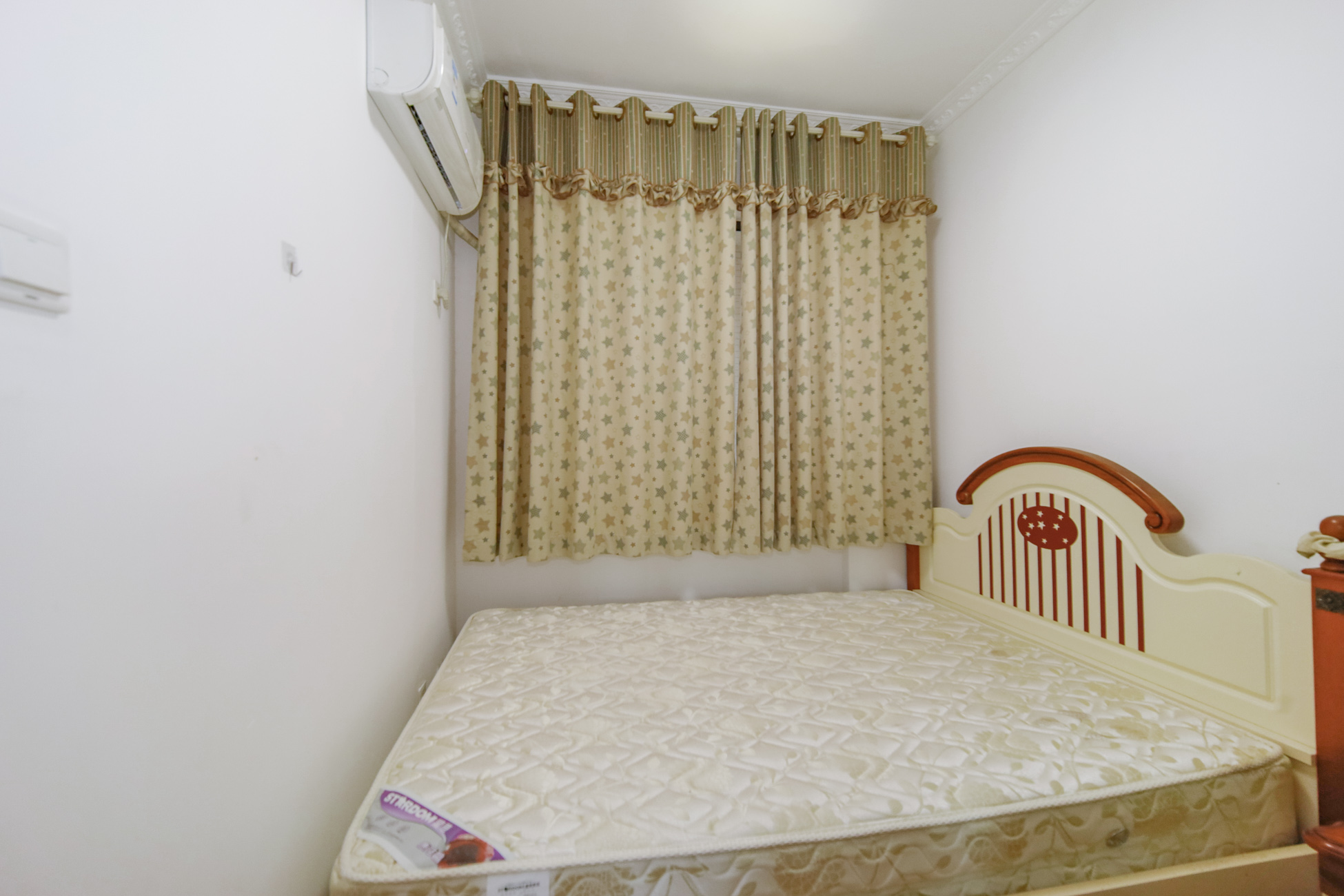 园康星都荟 4室2厅2卫 109.8万 园康星都荟 4室2厅2卫 109.8万卧室