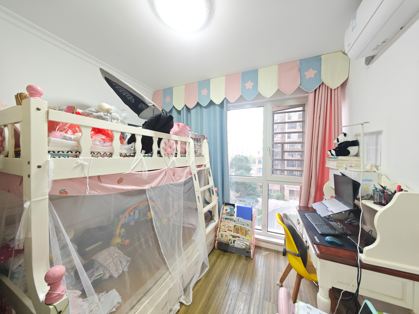 中建嘉和城  3室2厅2卫   108.00万卧室