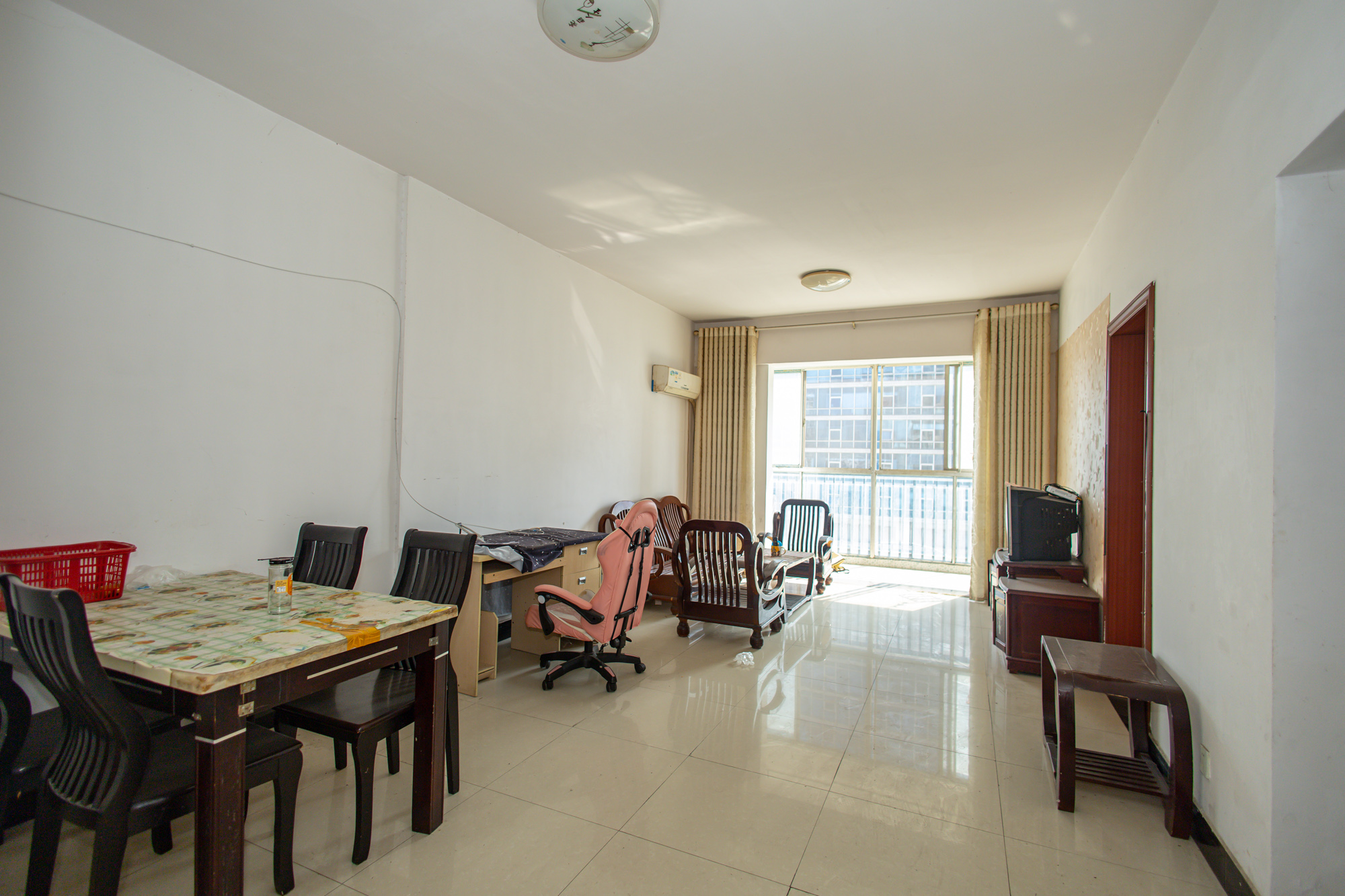 开源鑫景 2室2厅1卫 50.0万 开源鑫景 2室2厅1卫 50.0万客厅