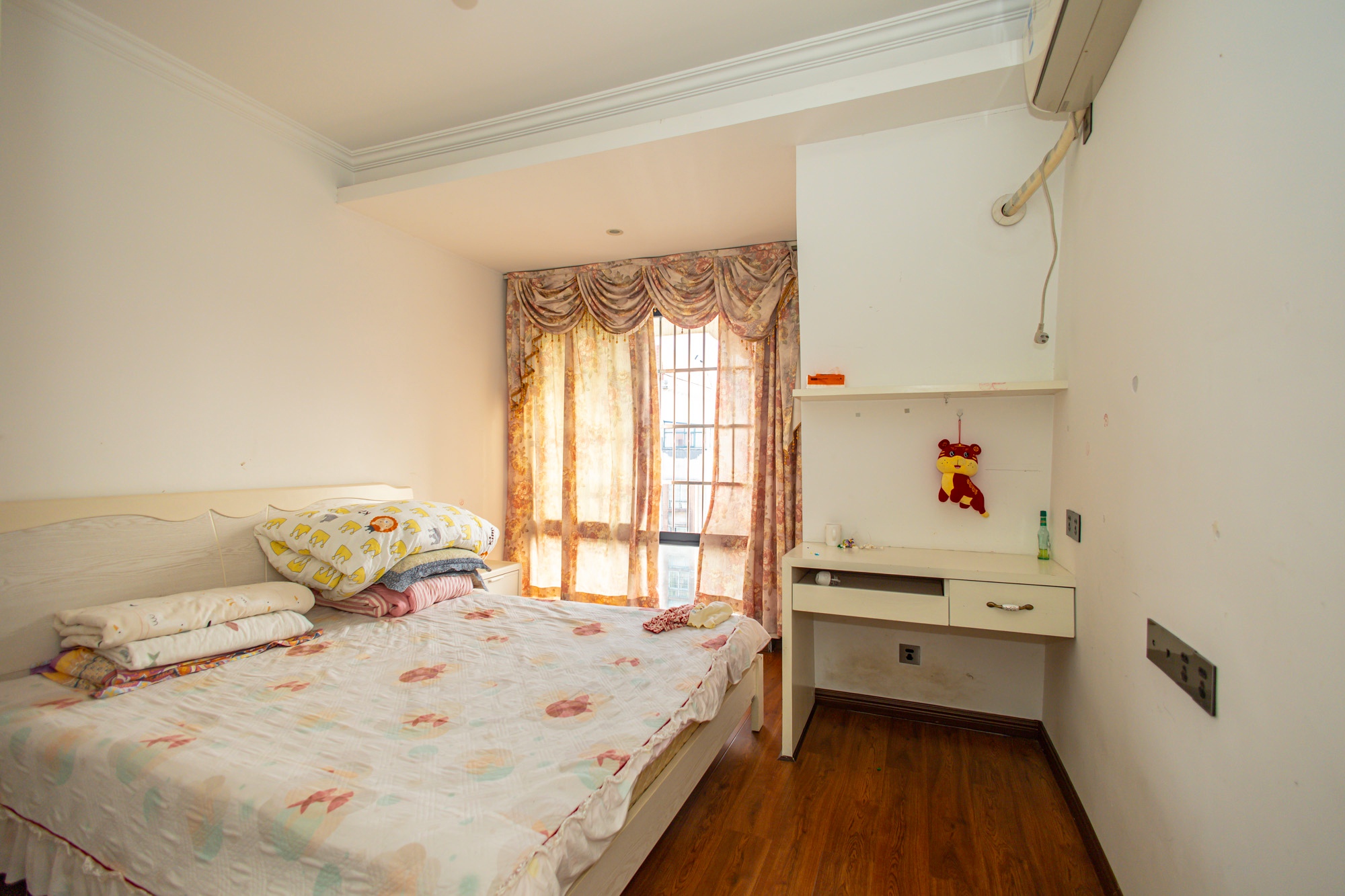 蝴蝶谷 3室2厅2卫 78.0万 蝴蝶谷 3室2厅2卫 78.0万卧室