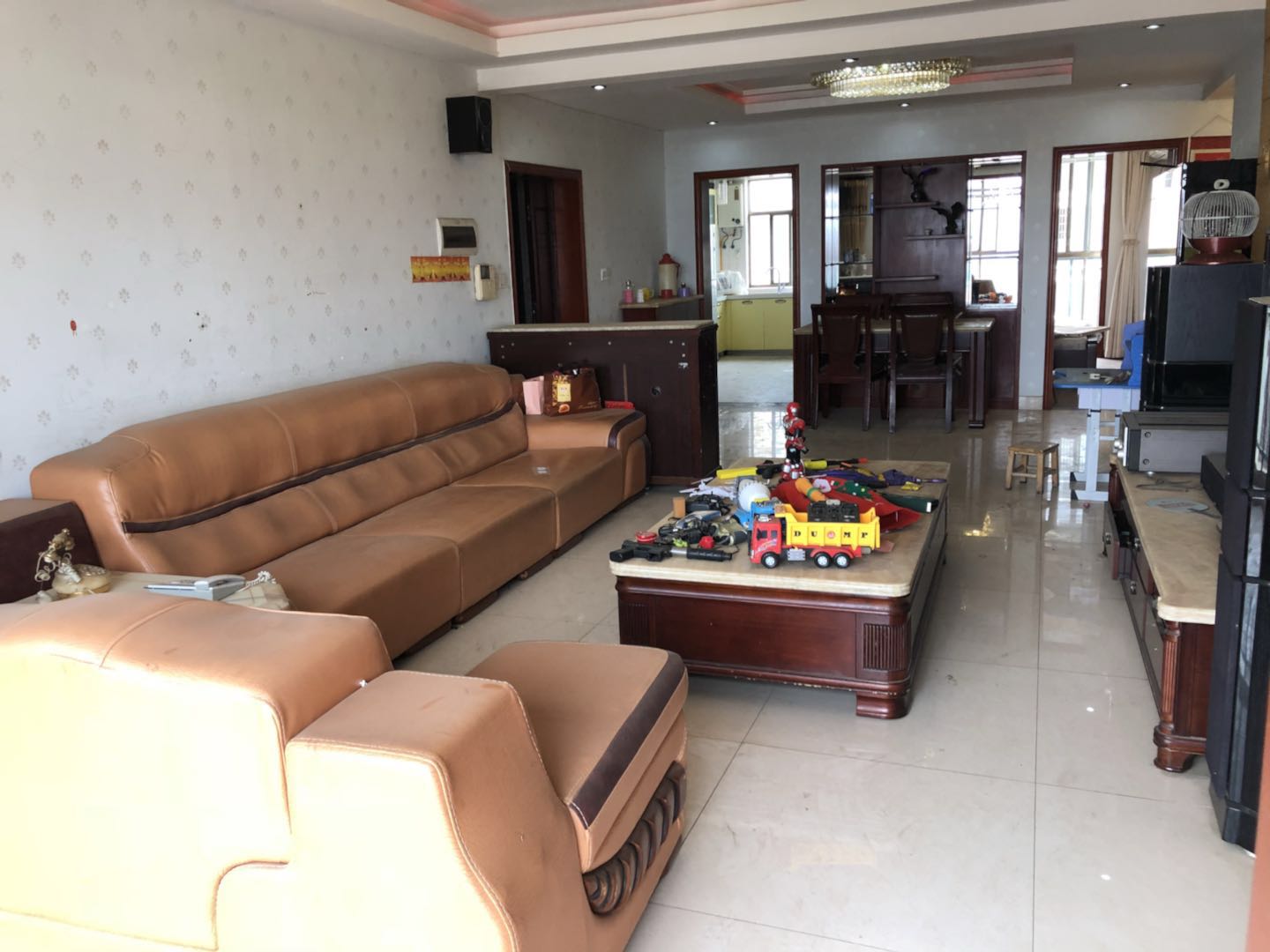 锦湘国际星城二期(锦雅苑) 3室2厅2卫 3200.0元/月 锦湘国际星城二期(锦雅苑) 3室2厅2卫 3200.0元/月室内图