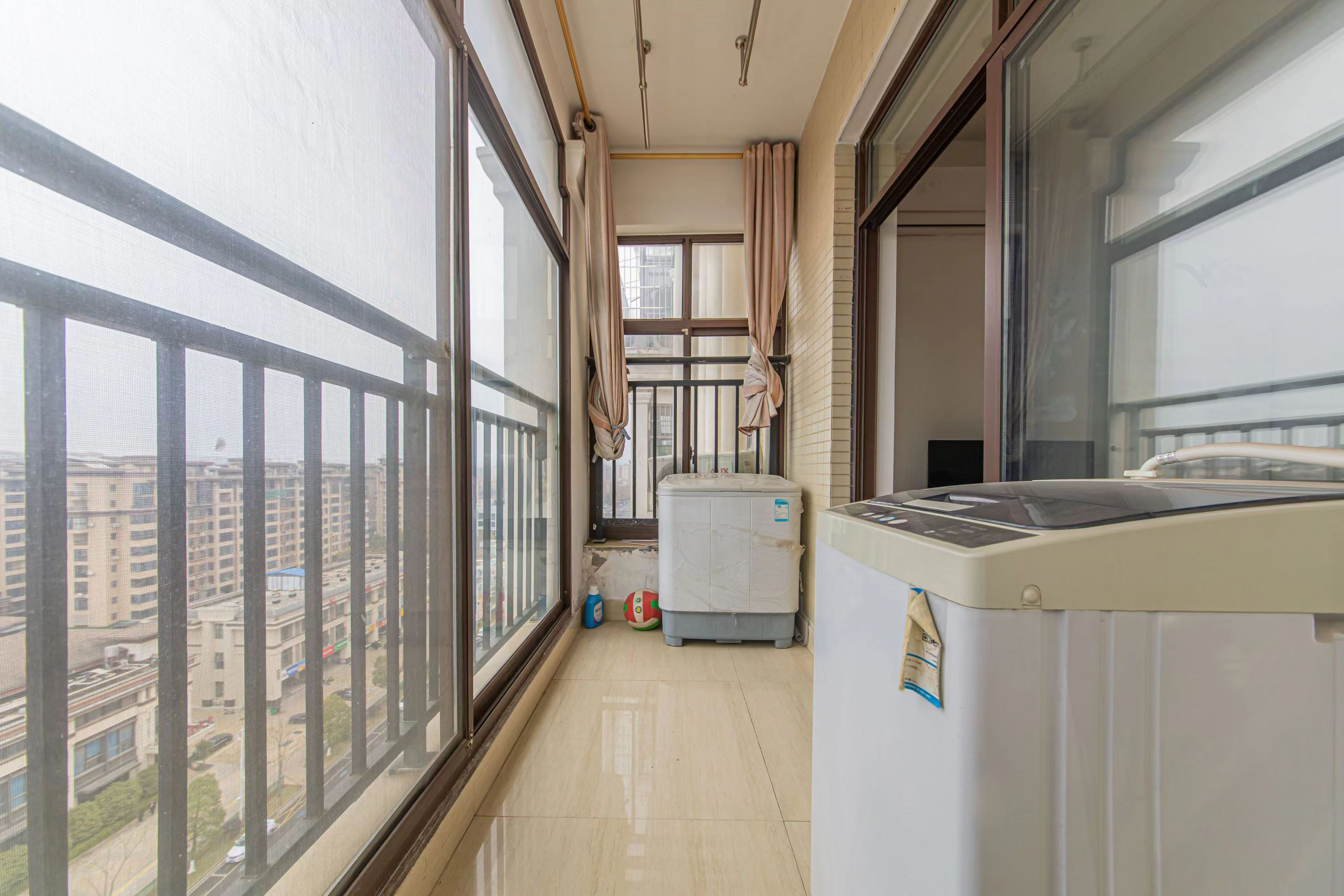 金房奥斯卡  1室1厅1卫    1800.0元/月户型图