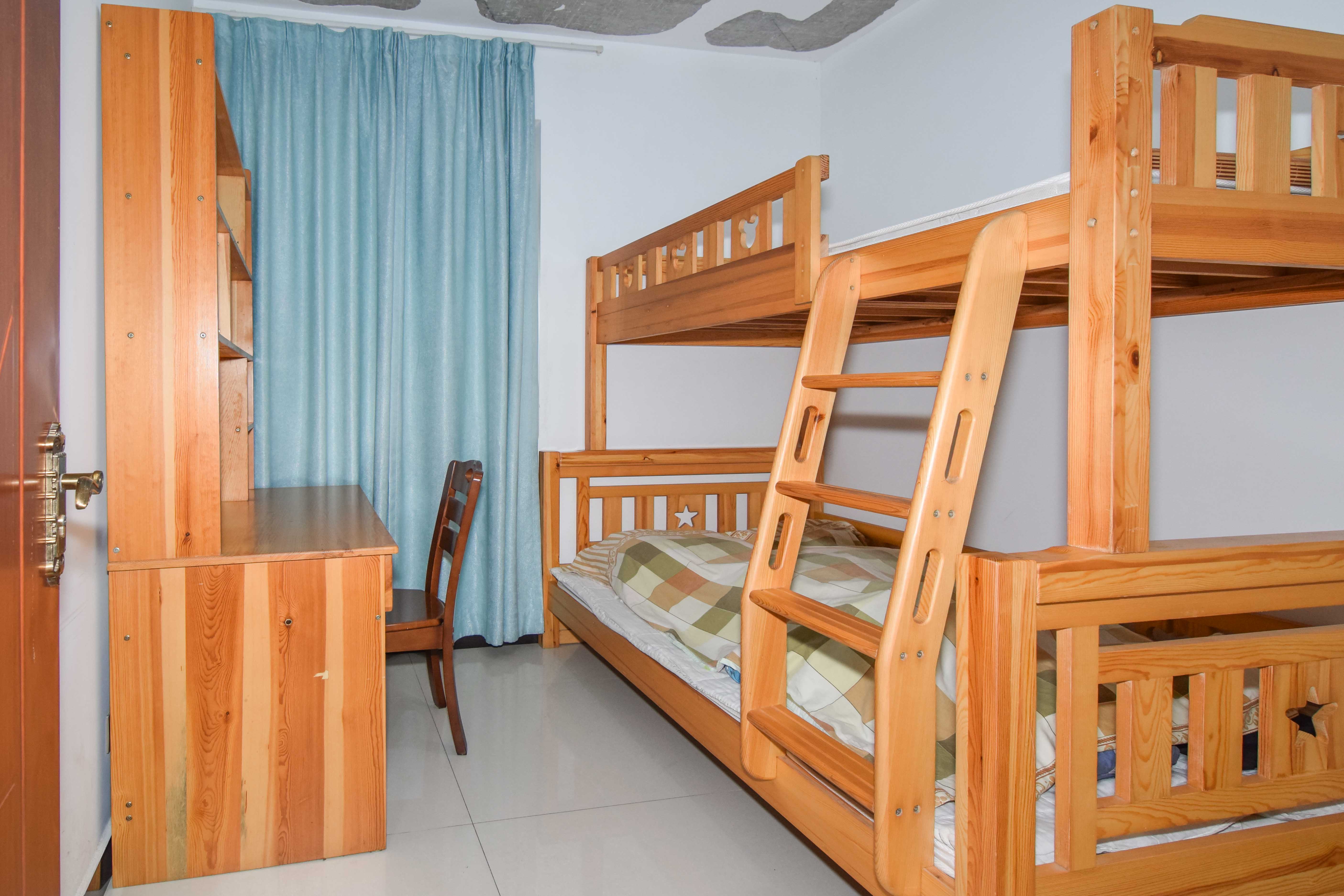 金地三千府(金地湖山樾、金地自在城) 3室2厅1卫 69.0万 金地三千府(金地湖山樾、金地自在城) 3室2厅1卫 69.0万卧室