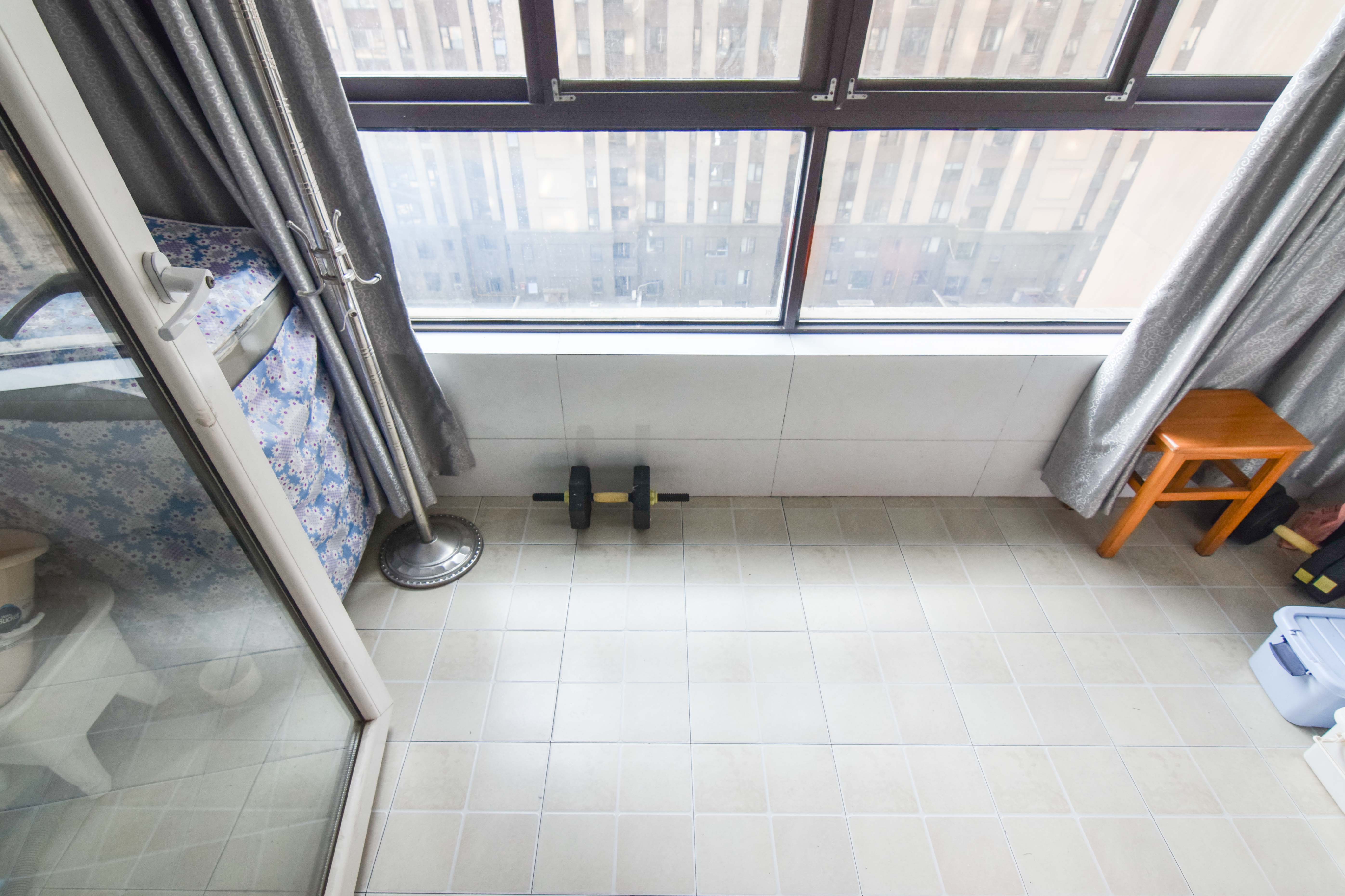 金地三千府(金地湖山樾、金地自在城) 3室2厅1卫 69.0万 金地三千府(金地湖山樾、金地自在城) 3室2厅1卫 69.0万阳台