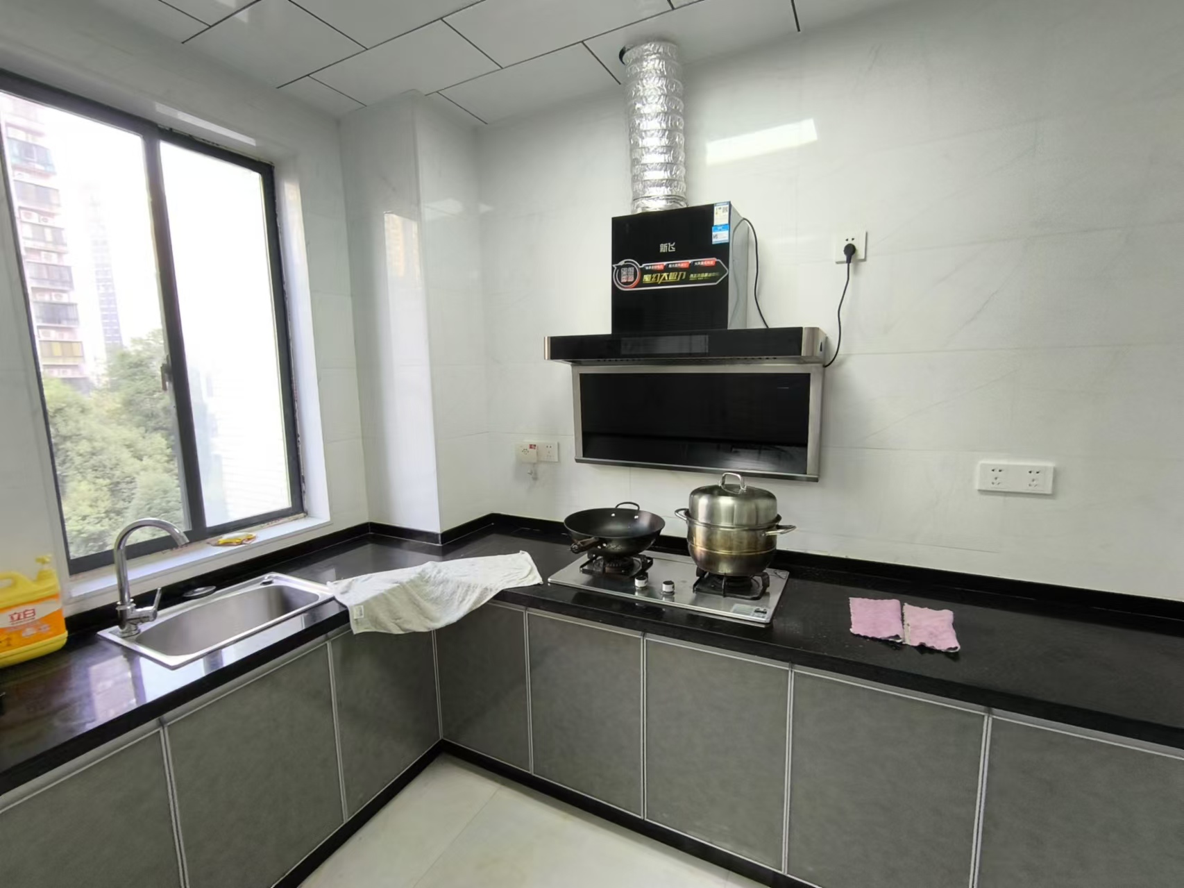 世纪嘉苑 3室2厅2卫 2000.0元/月 世纪嘉苑 3室2厅2卫 2000.0元/月室内图