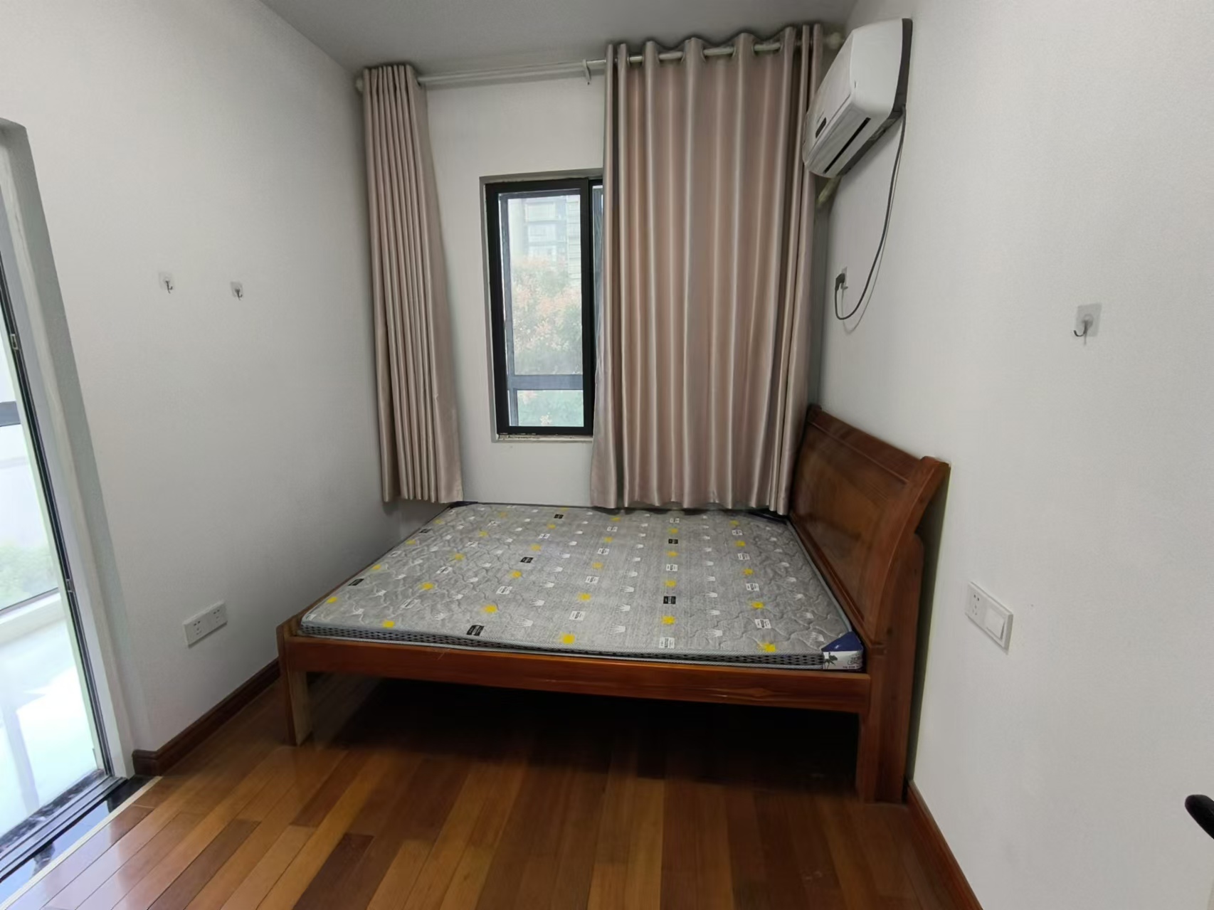 世纪嘉苑 3室2厅2卫 2000.0元/月 世纪嘉苑 3室2厅2卫 2000.0元/月室内图